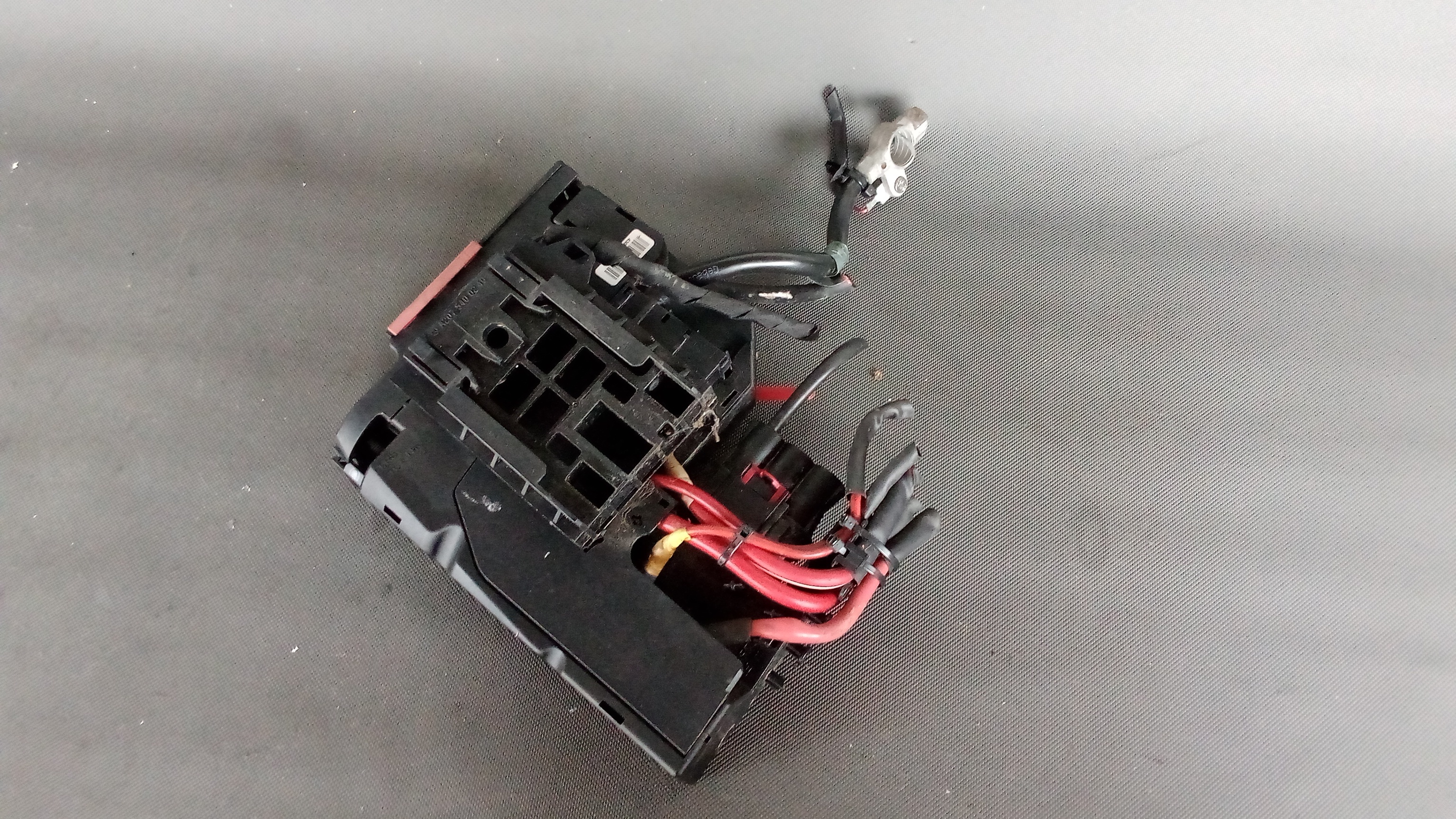 A2075401550 A2075401850 Mercedes W204 C-Klasse Sicherungsdose Vorsicherungsdose #14