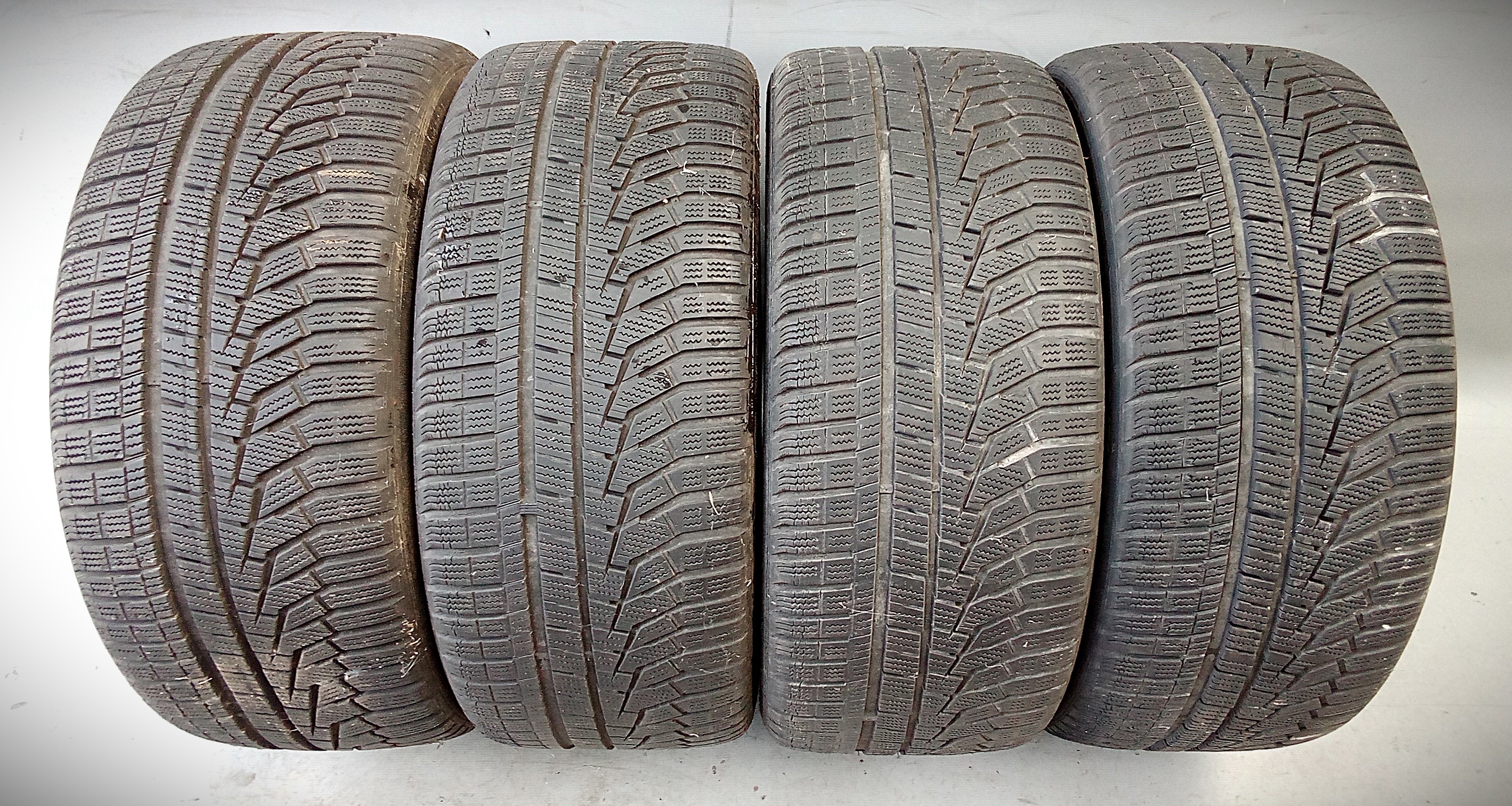 Hankook Winterreifen 255 40 R19 100V / i Cept Evo2 / 6mm + 5mm #Xi
