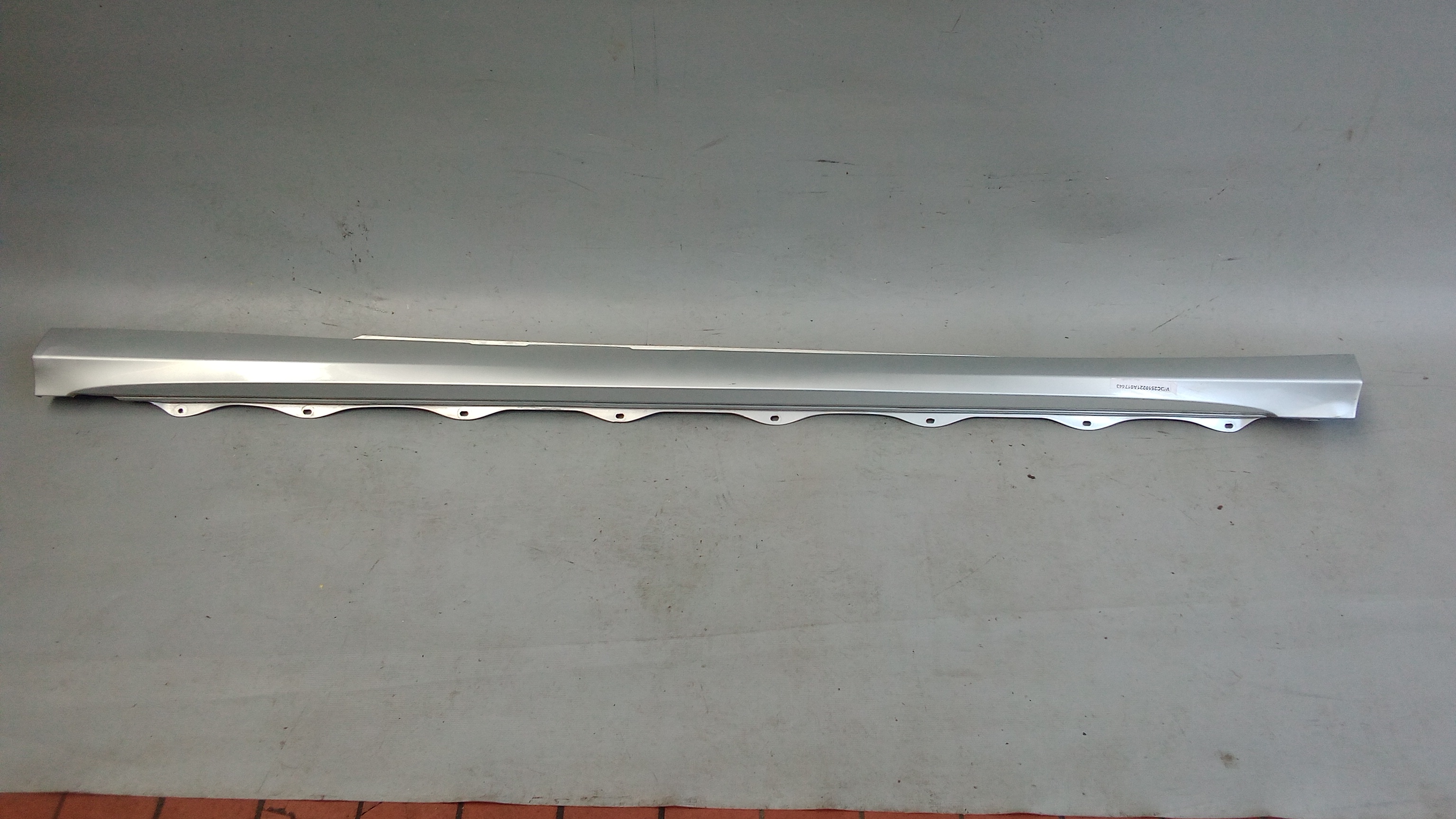 A2516980754 775 Mercedes W251 R-Klasse Schweller Verkleidung Links Silber #E3