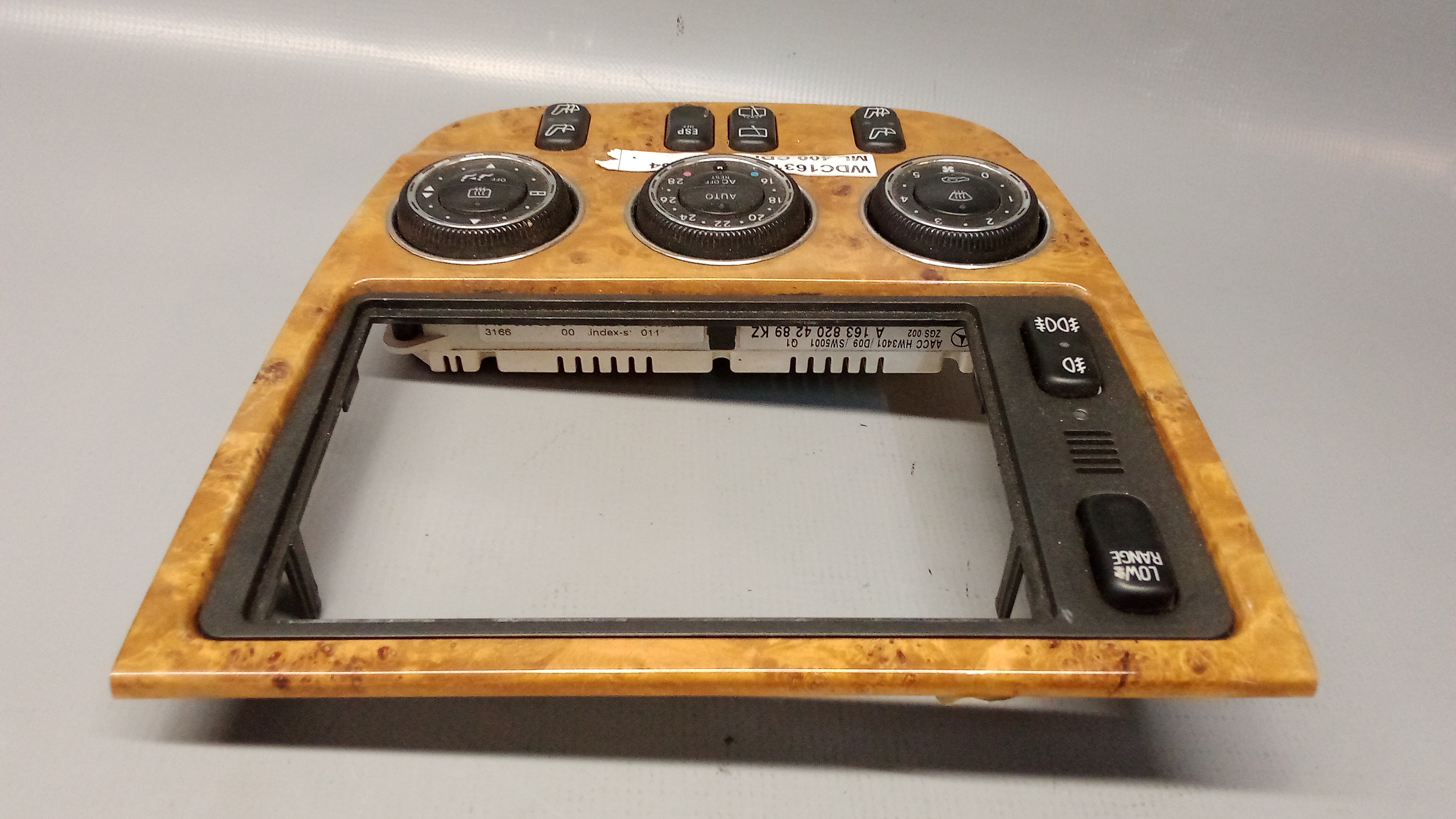 A1638204289 A1638205510 A1636803739 Mercedes W163 M-Klasse Klimabedienteil #X