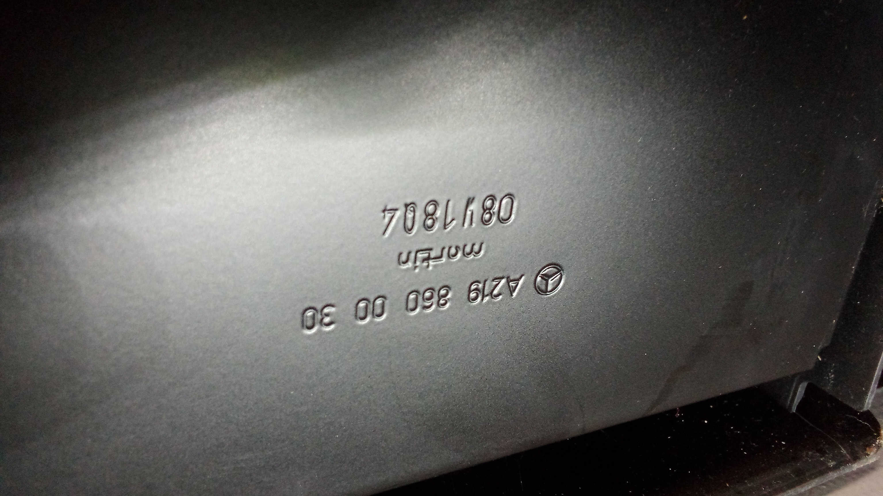 A2196800510 A2192671210 Mercedes W219 Mittelarmlehne Start Stop #25