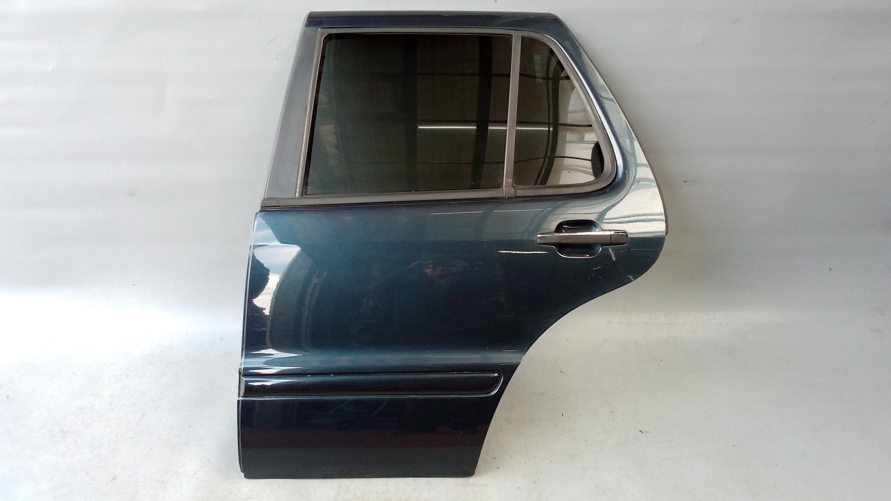 A1637301505 189 Smaragdschwarz W163 M-Klasse ML Fondtür Tür Hinten Links #77