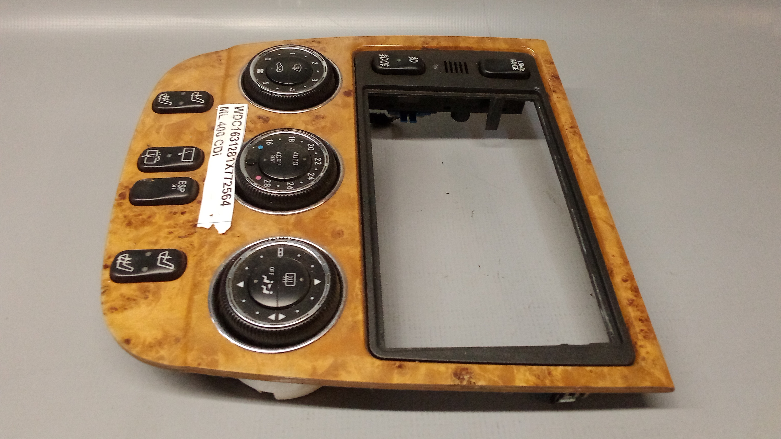 A1638204289 A1638205510 A1636803739 Mercedes W163 M-Klasse Klimabedienteil #X