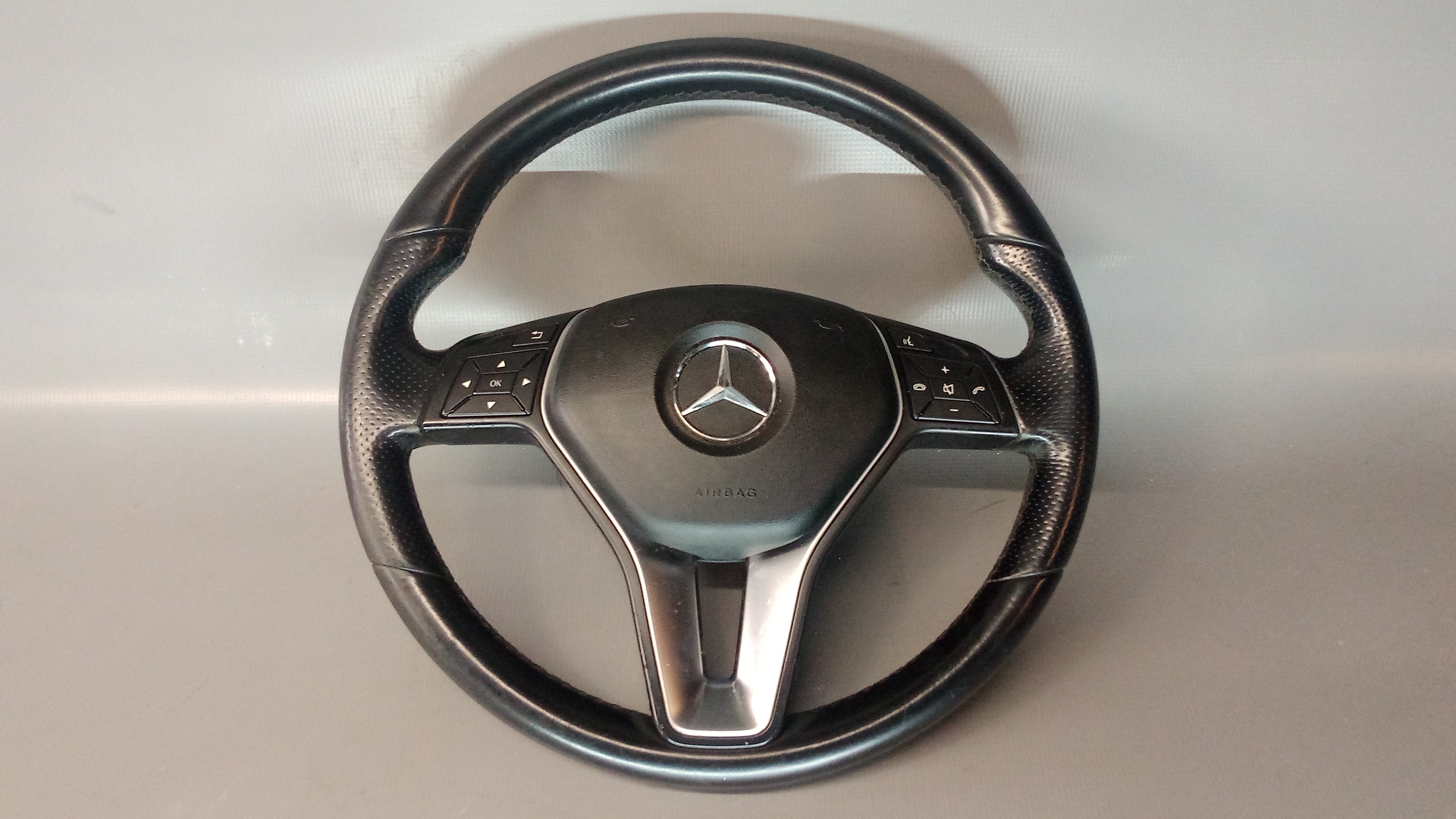 A2184602503 A2184600018 9E38 Mercedes C218 C207 W204 Lenkrad Schwarz #ZZ