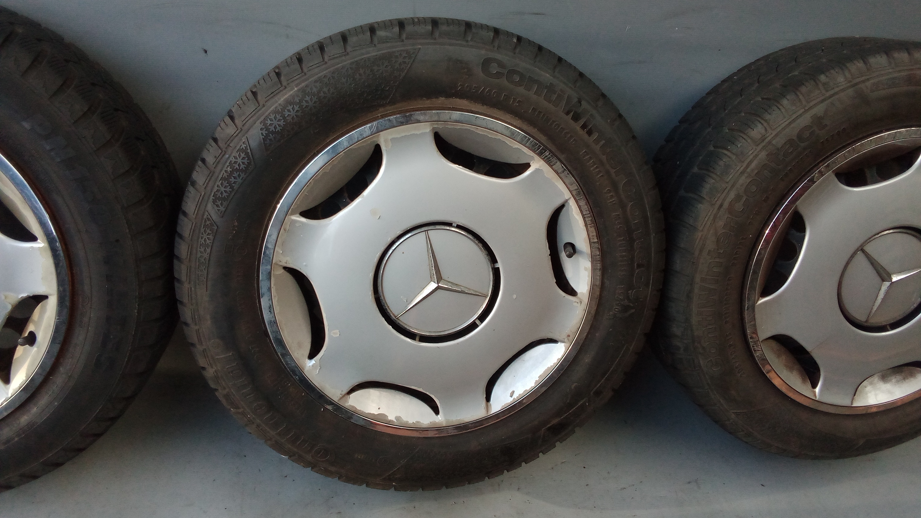 Mercedes W202 C-Klasse Stahlfelgen + Winterreifen + Radkappen 205 60 R15 95H #XH