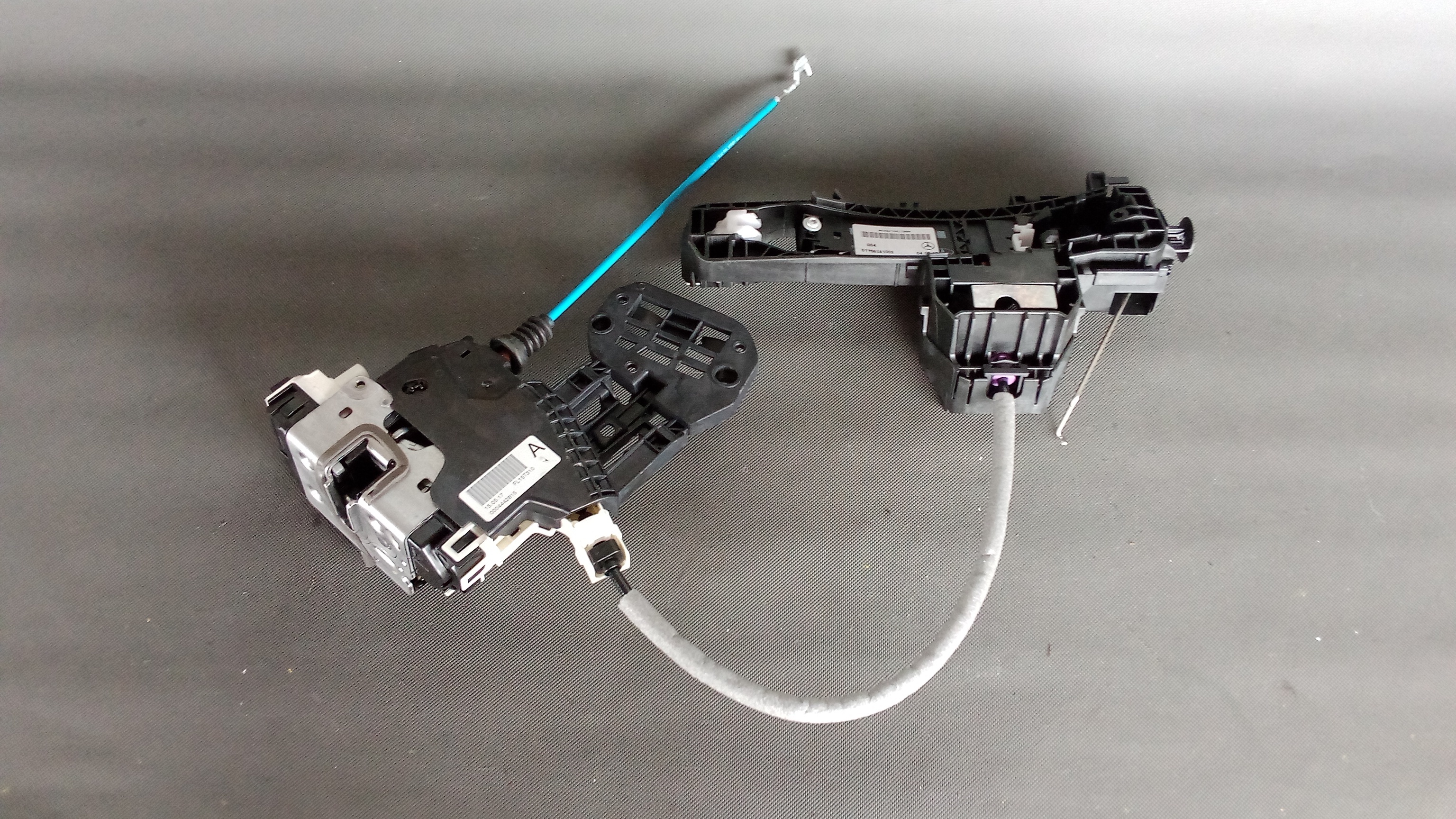A1667200135 A2047602334 Mercedes W176 W246 CLA Türschloss Schloss Vorne Links #5