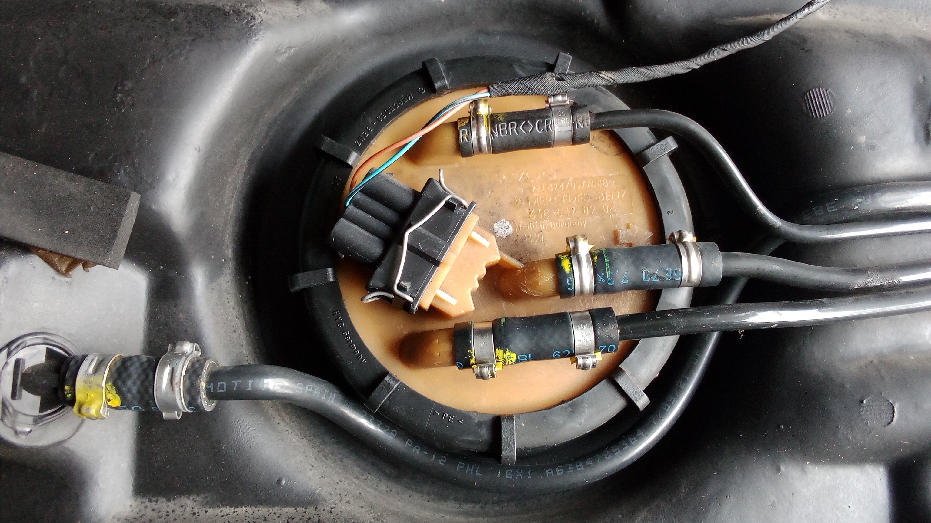 Mercedes W638 Vito Viano Diesel Tank Kraftstofftank Tankgeber A6384710701 / A6385420904 #6
