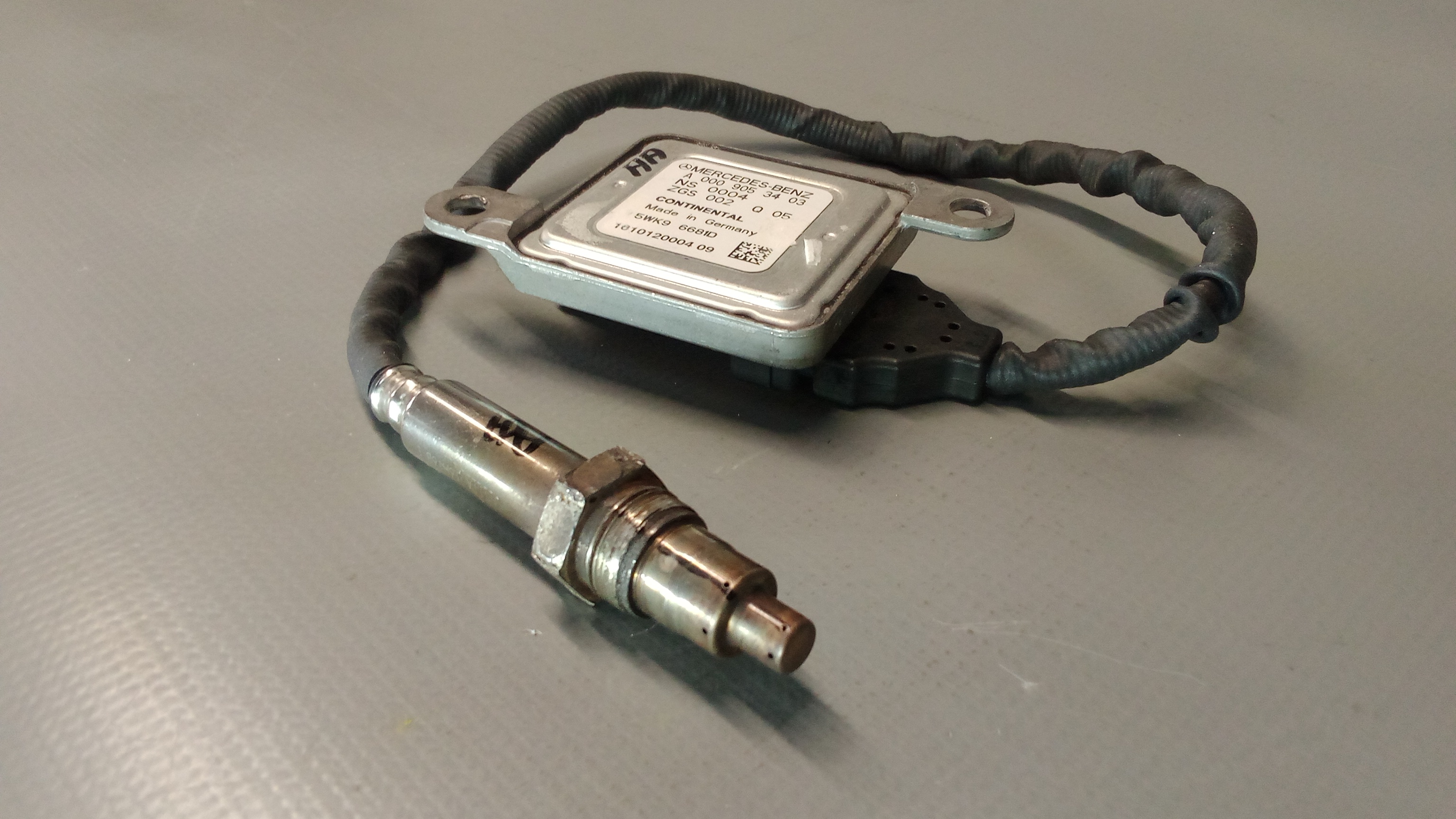 A0009053403 Mercedes-Benz NOX-Sensor W906 / W447 / W222 / W212