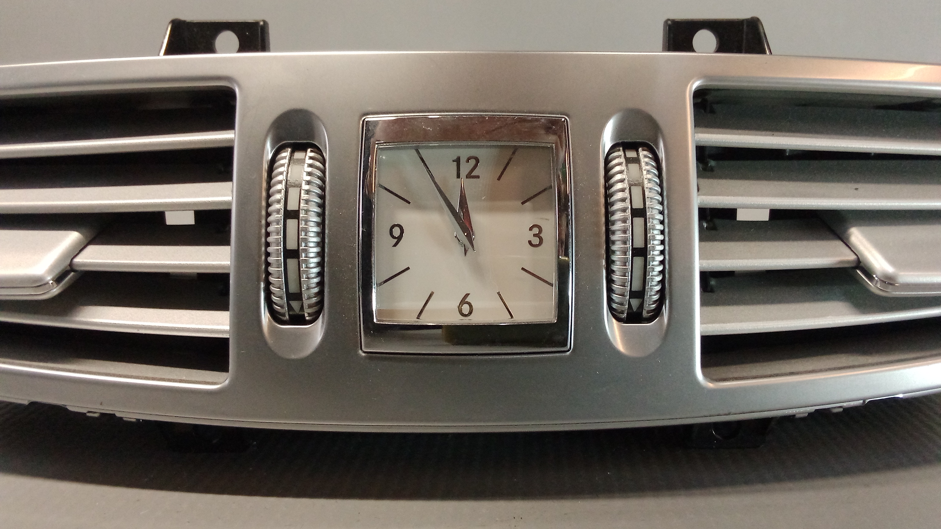 A2168300554 7J22 Mercedes C216 CLS Luftdusche Lüftungsdüse Mitte Silber #F10