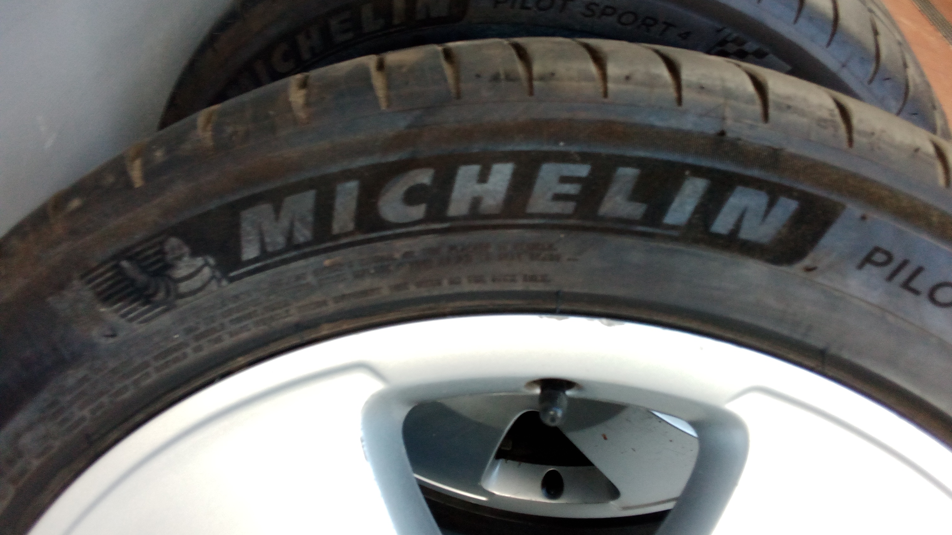 A2214012102 Mercedes W221 S-Klasse Alufelgen Sommerreifen 255 45 ZR18 103Y Michelin #XA