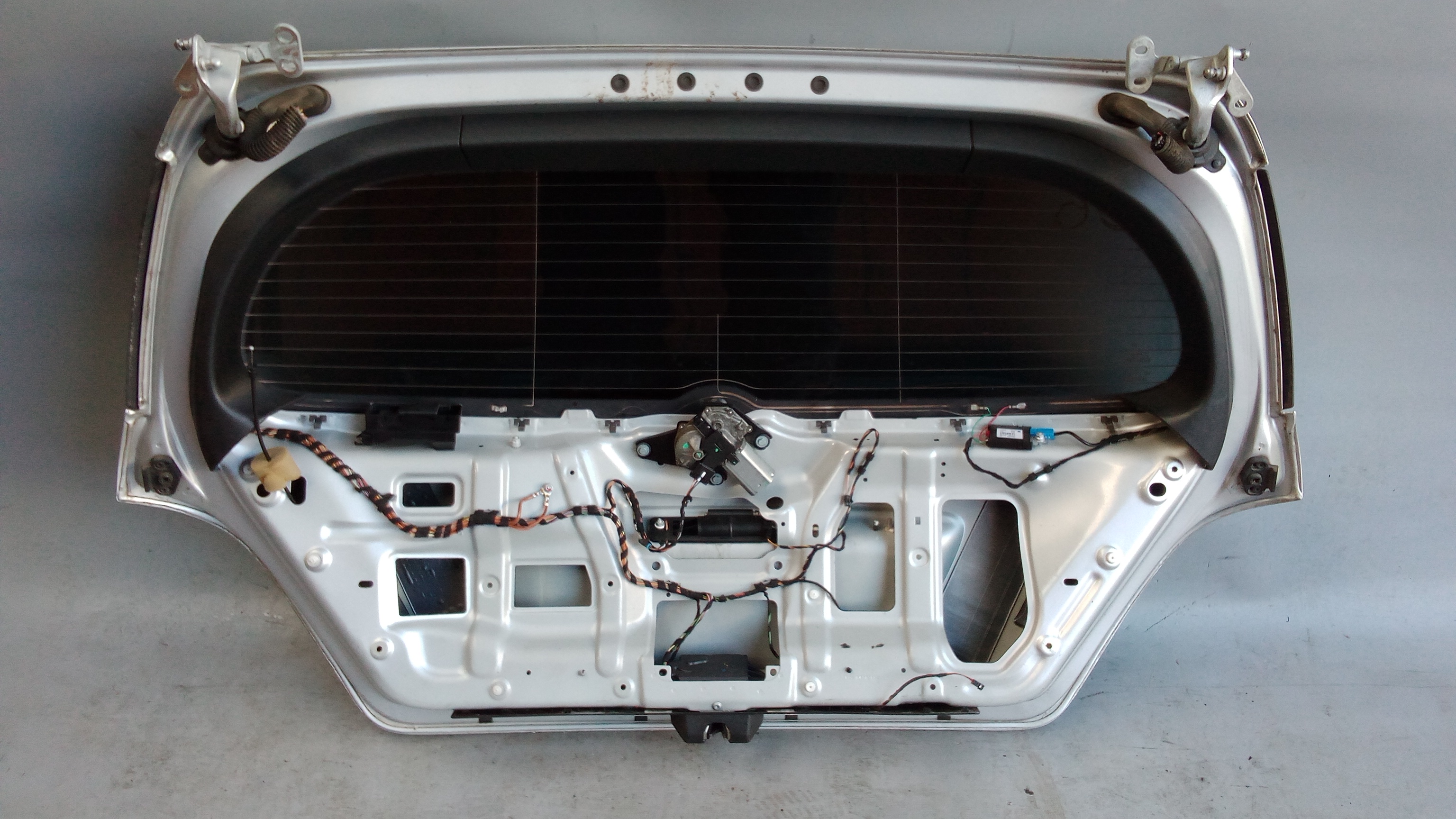 A2517400405 A2517400605 775 Mercedes W251 R-Klasse Heckklappe Heckdeckel Silber #96