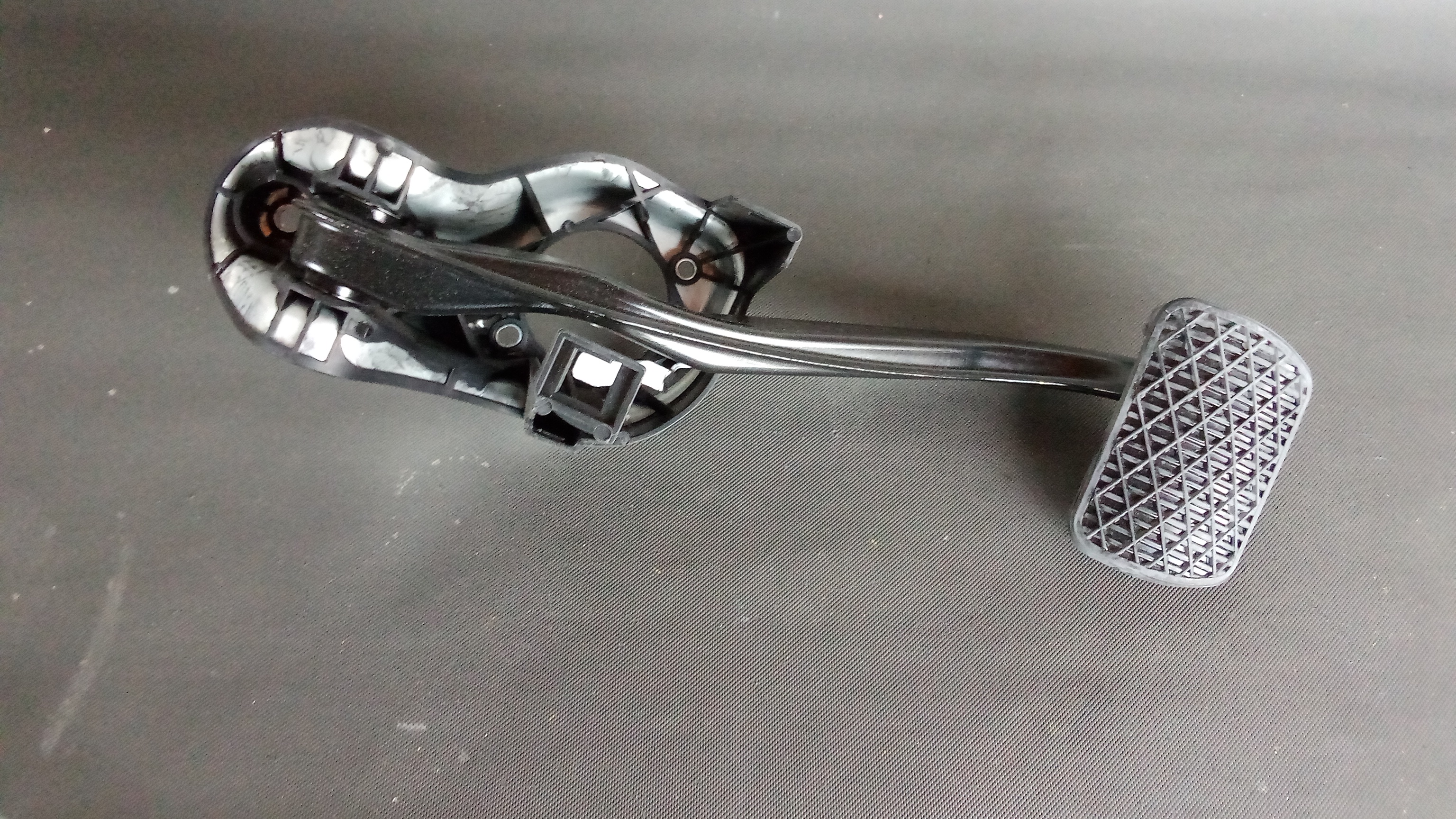 A2042902001 Mercedes W204 C207 W212 C218 Pedal Bremspedal #001