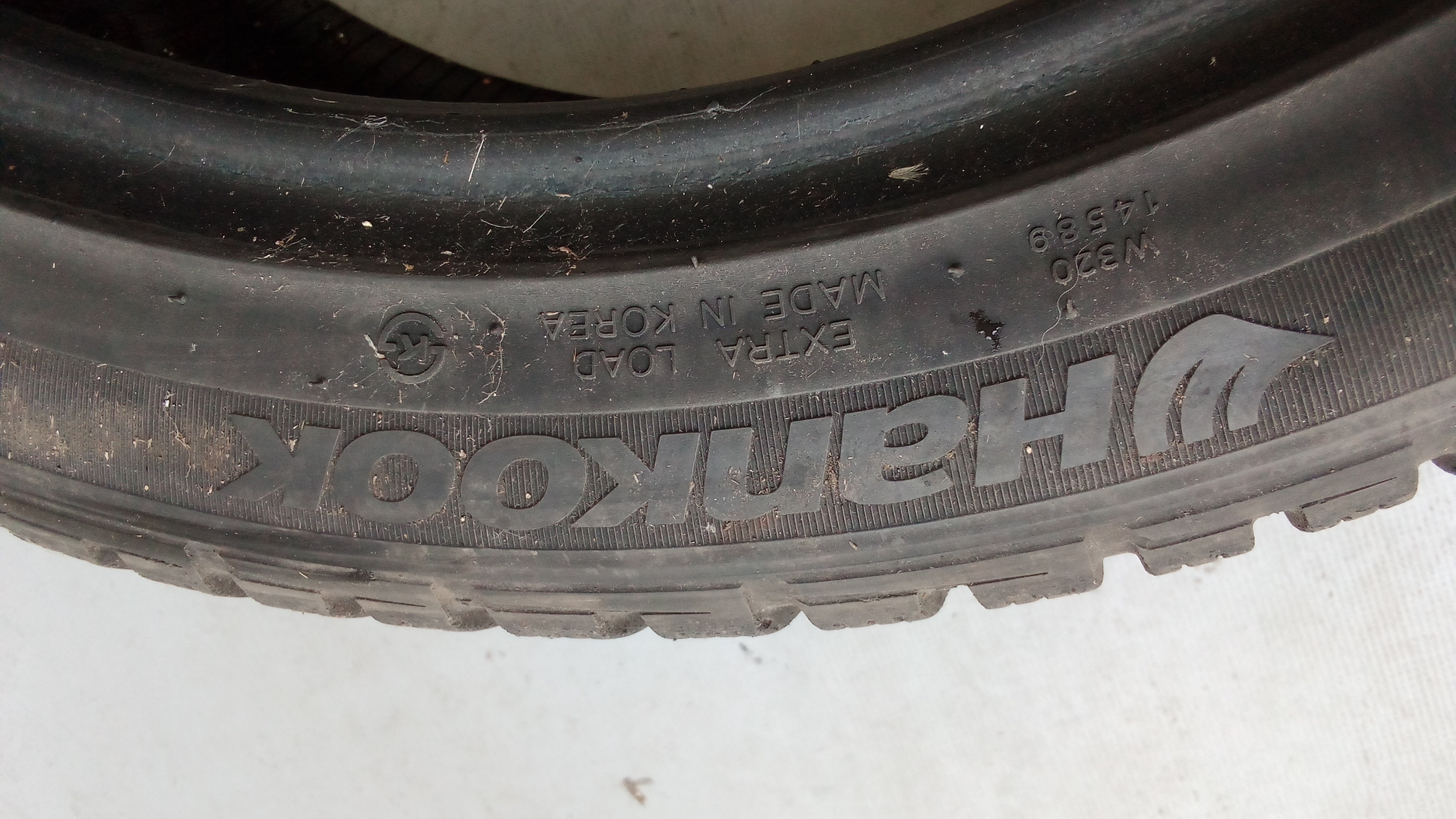 Hankook Winterreifen 255 40 R19 100V / i Cept Evo2 / 6mm + 5mm #Xi