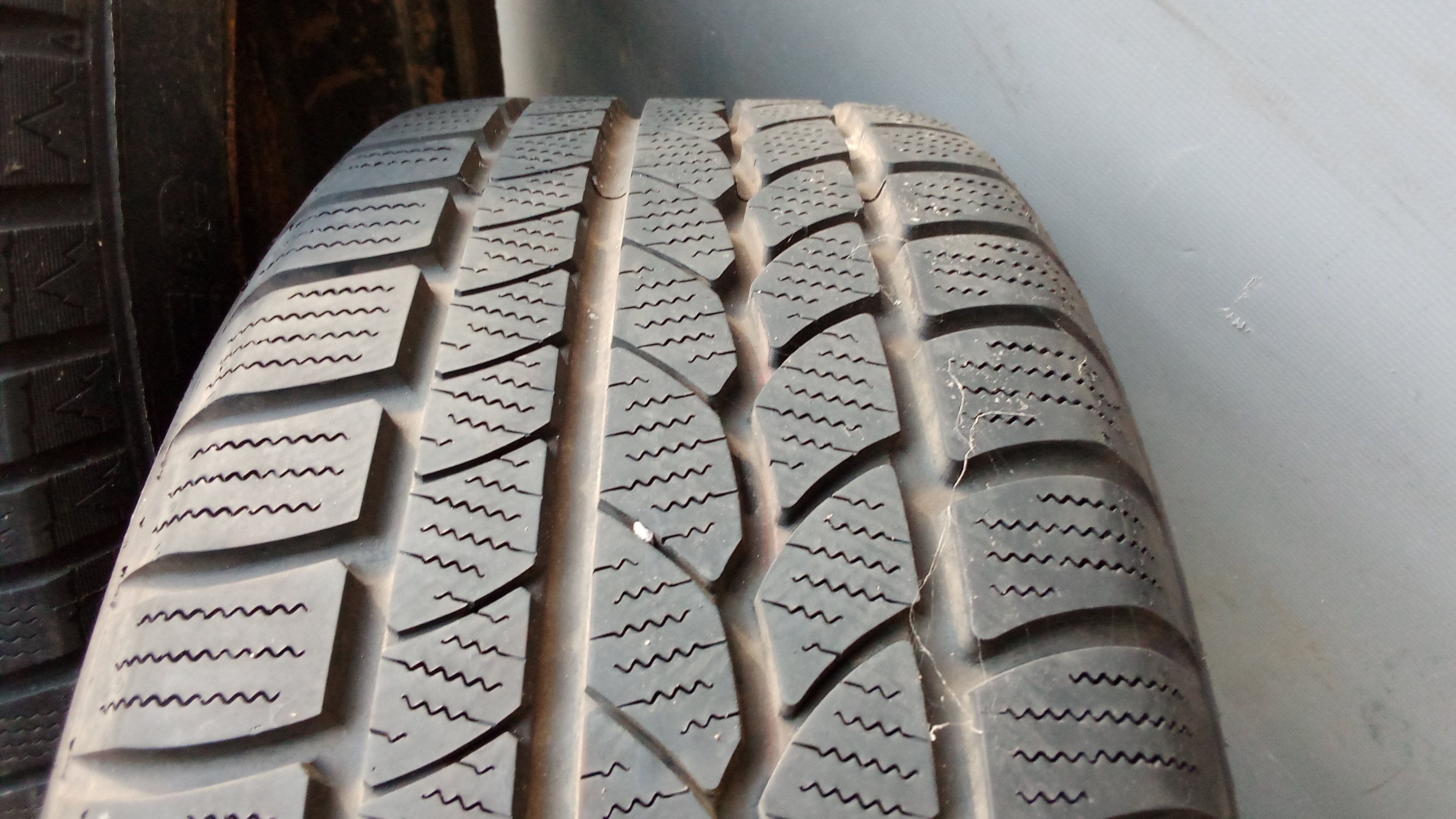Mercedes W202 C-Klasse Stahlfelgen + Winterreifen + Radkappen 205 60 R15 95H #XH