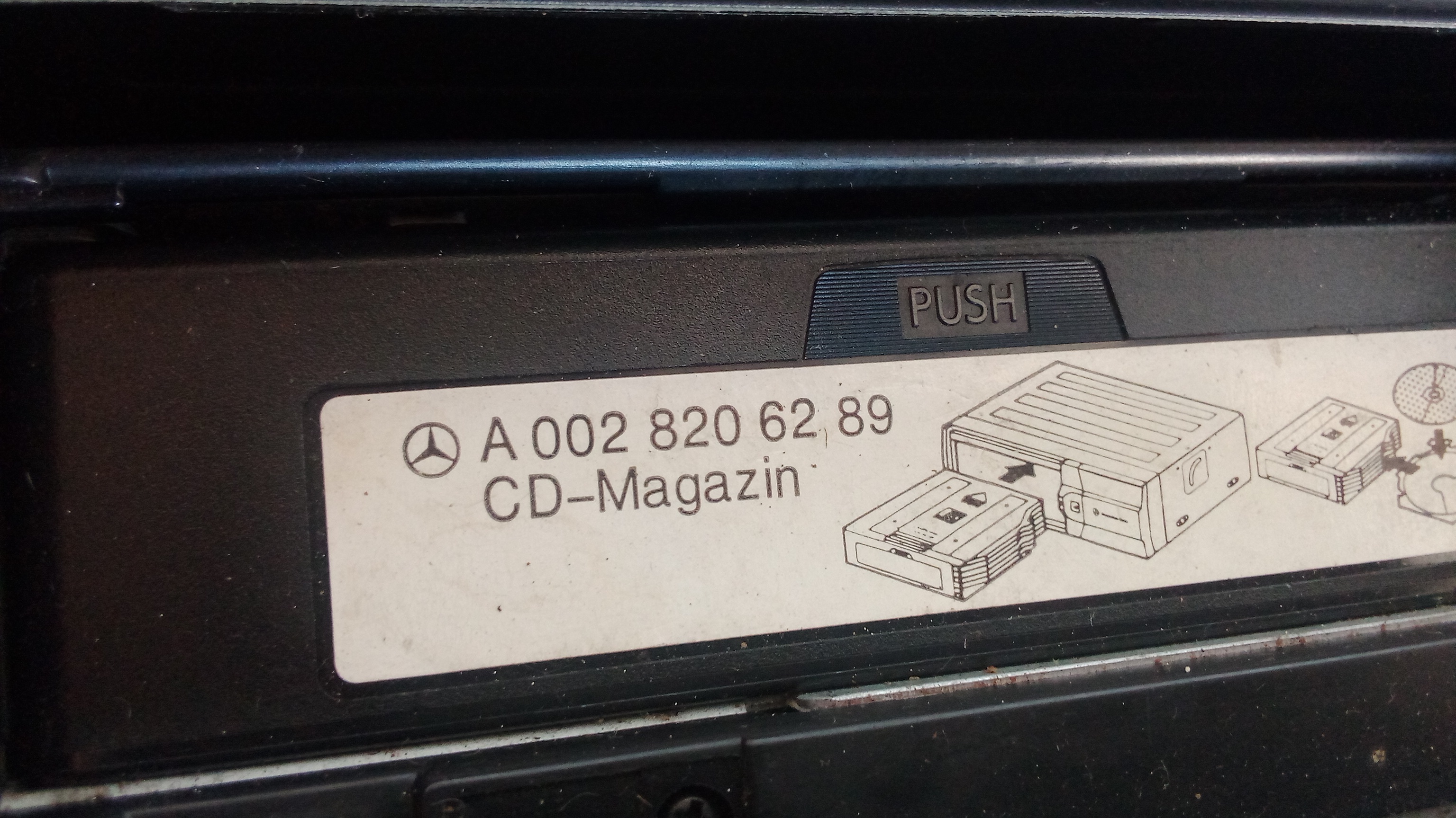 A0028207989 A0028206289 MC3198 Mercedes CD Wechsler + Magazin #iC
