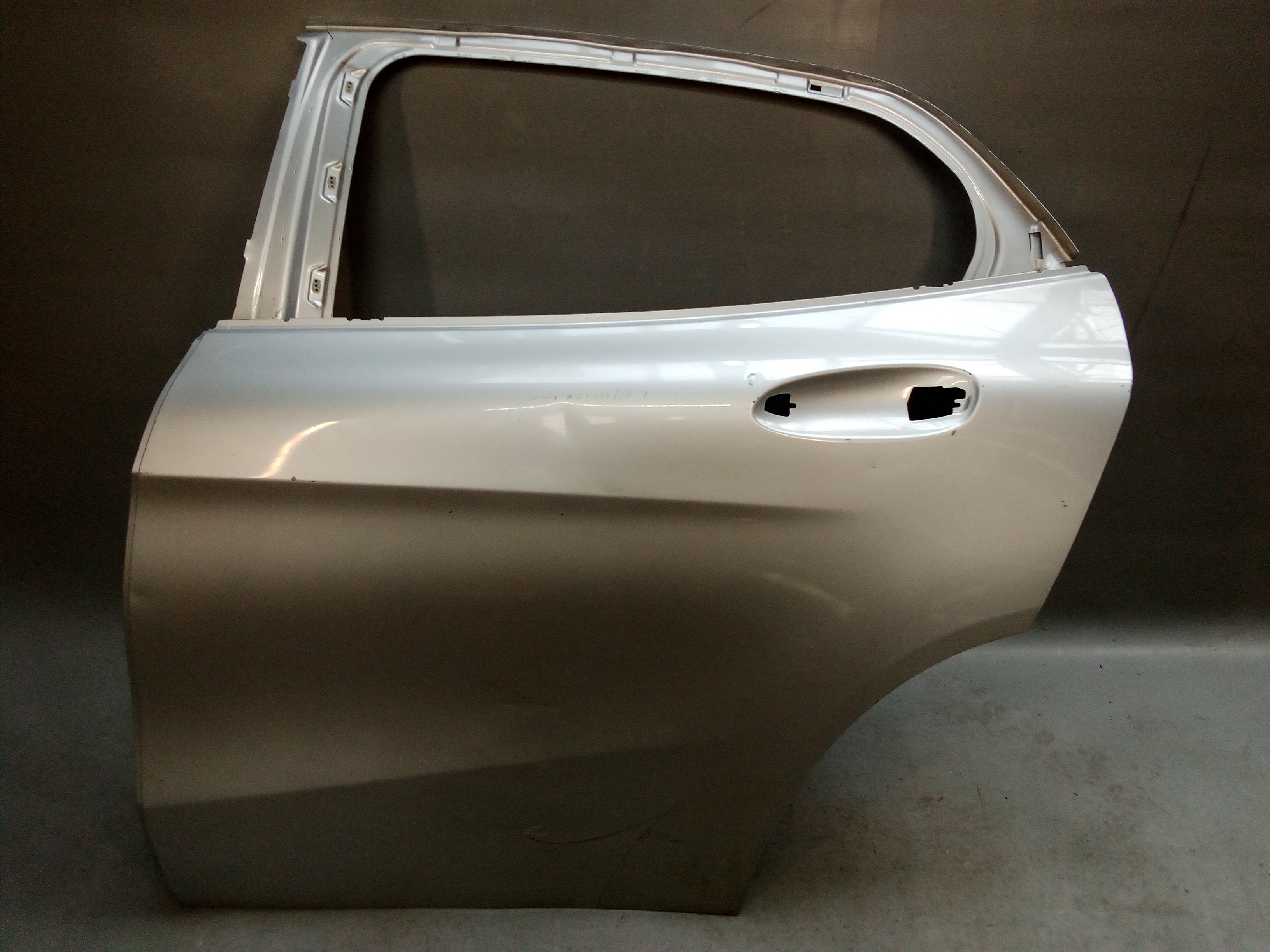 A1567300105 A1567230110 Mercedes X156 GLA Tür Hinten Links Silber #F3