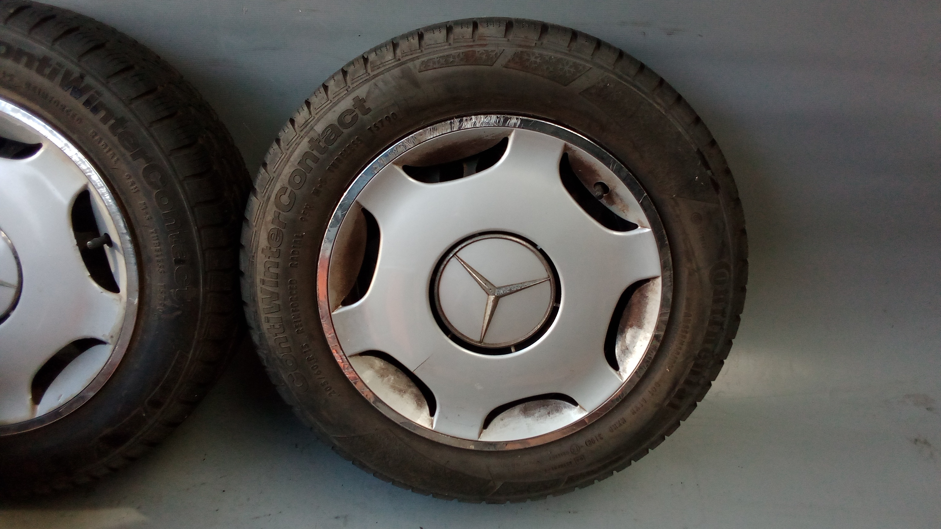 Mercedes W202 C-Klasse Stahlfelgen + Winterreifen + Radkappen 205 60 R15 95H #XH