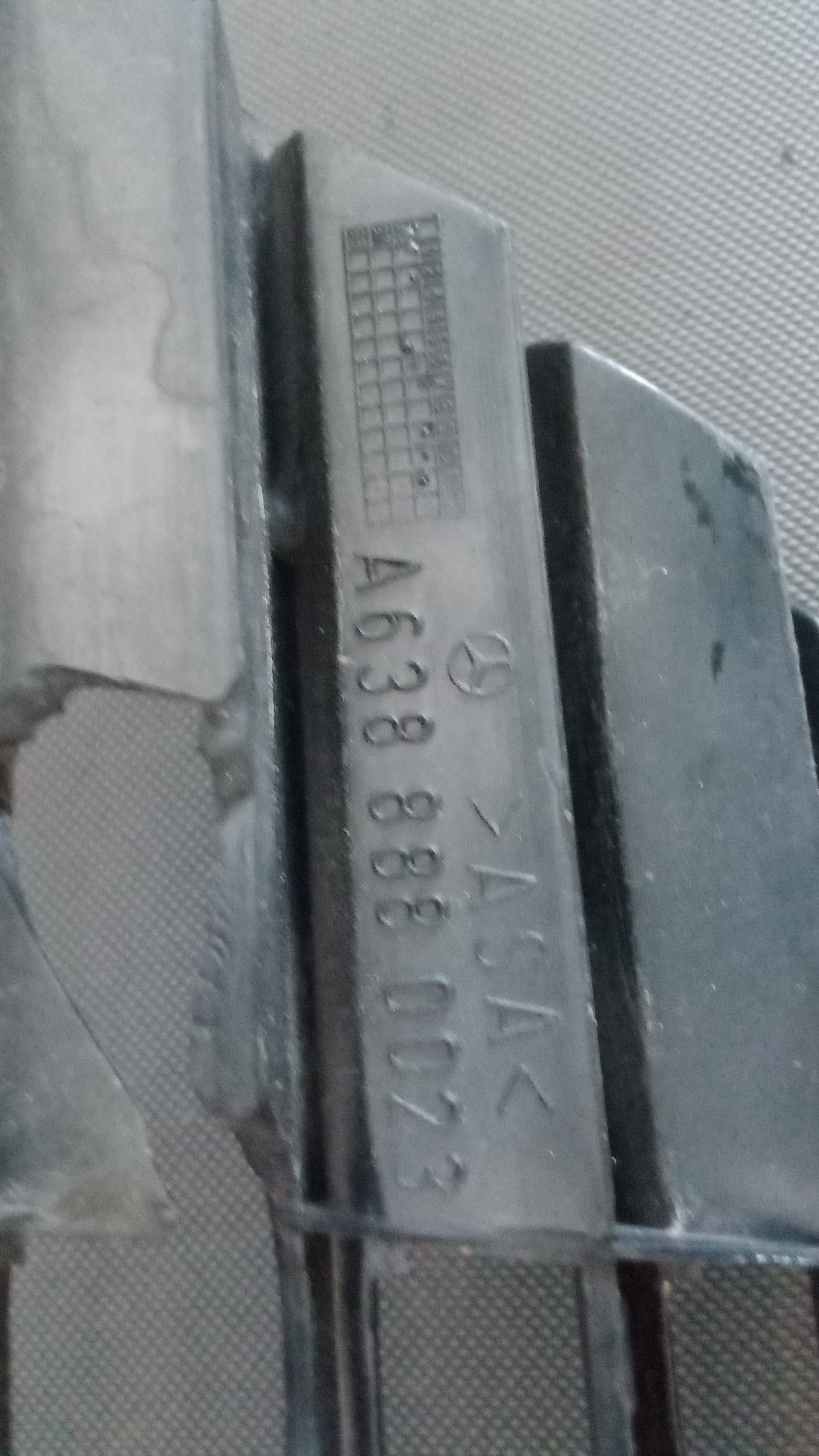 A6388880023 Grill Kühlergrill Mercedes W638 V-Klasse Vito