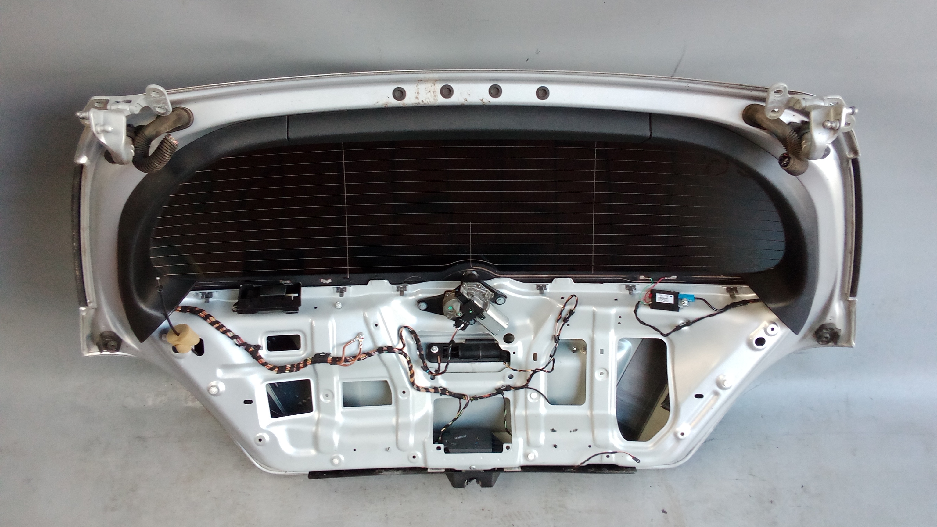 A2517400405 A2517400605 775 Mercedes W251 R-Klasse Heckklappe Heckdeckel Silber #96