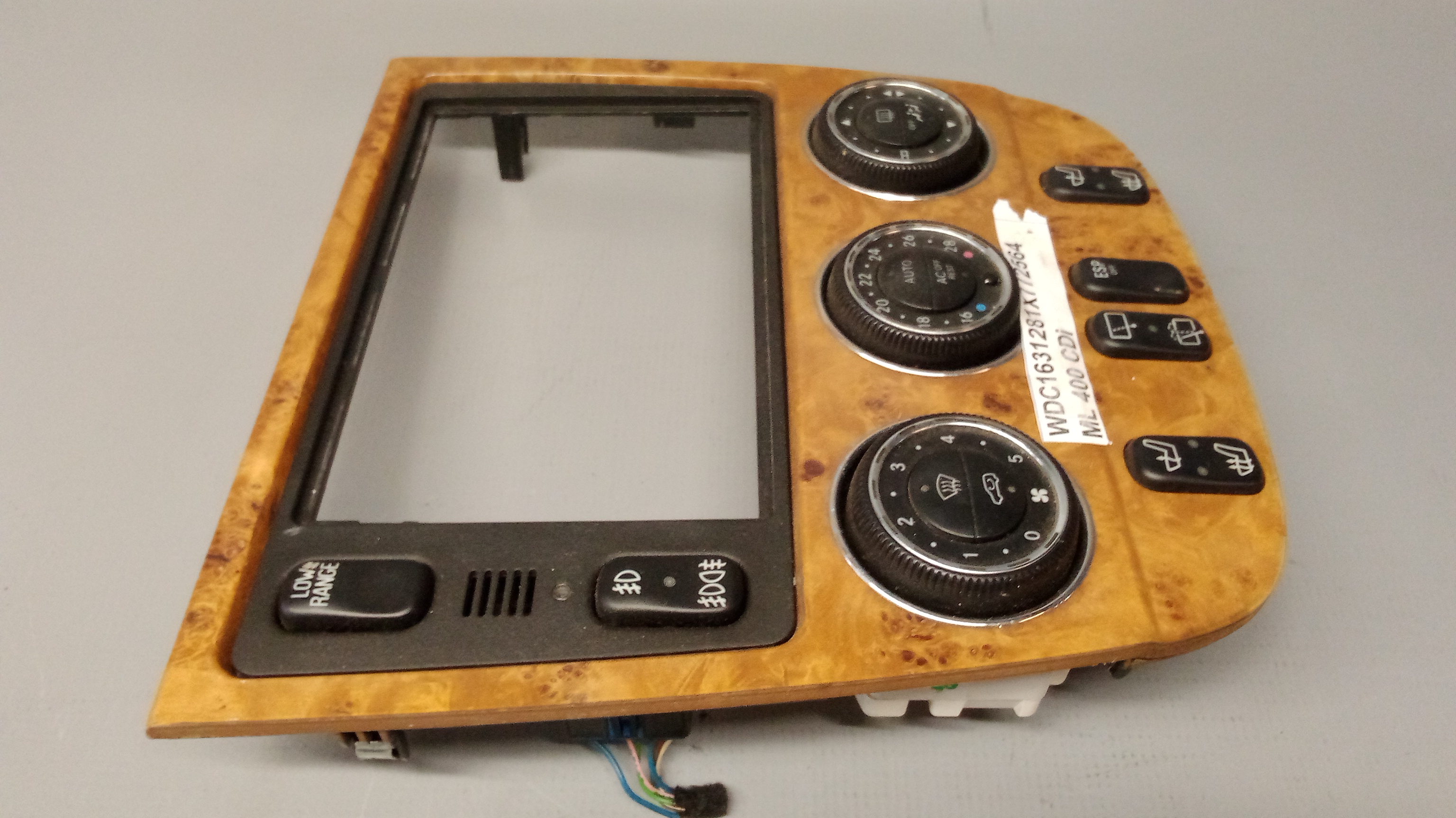 A1638204289 A1638205510 A1636803739 Mercedes W163 M-Klasse Klimabedienteil #X