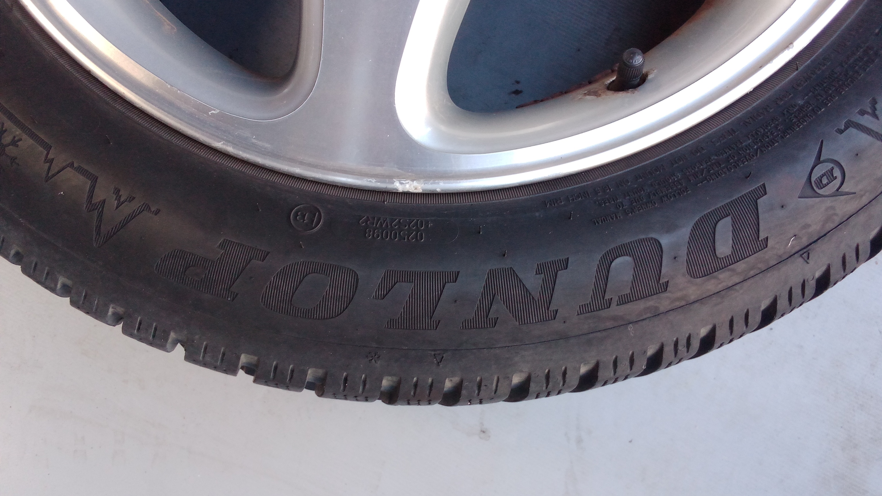 A2034010702 Mercedes W203 C-Klasse Alufelgen + Winterreifen 205 55 R16 91H #XM