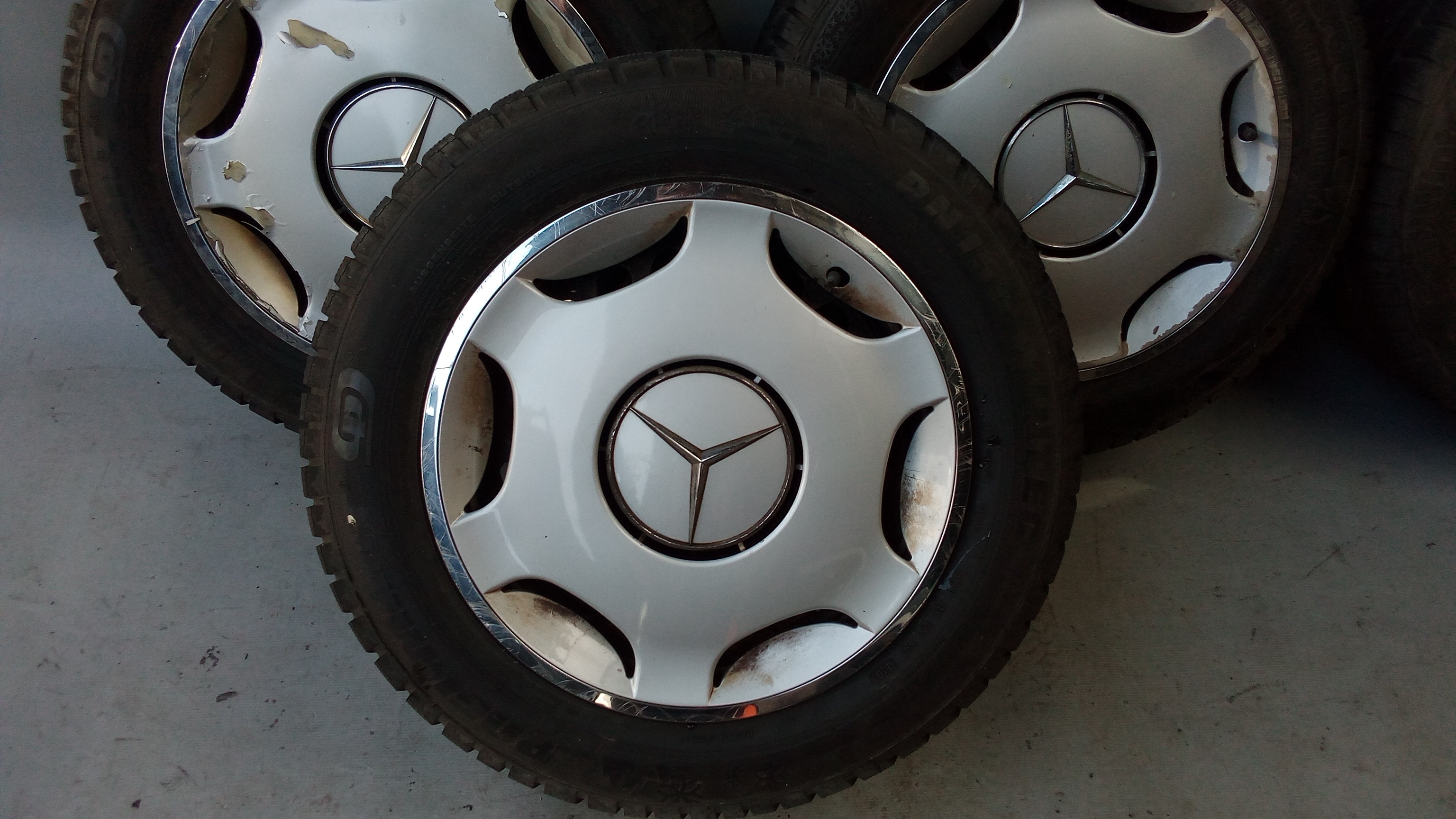 Mercedes W202 C-Klasse Stahlfelgen + Winterreifen + Radkappen 205 60 R15 95H #XH