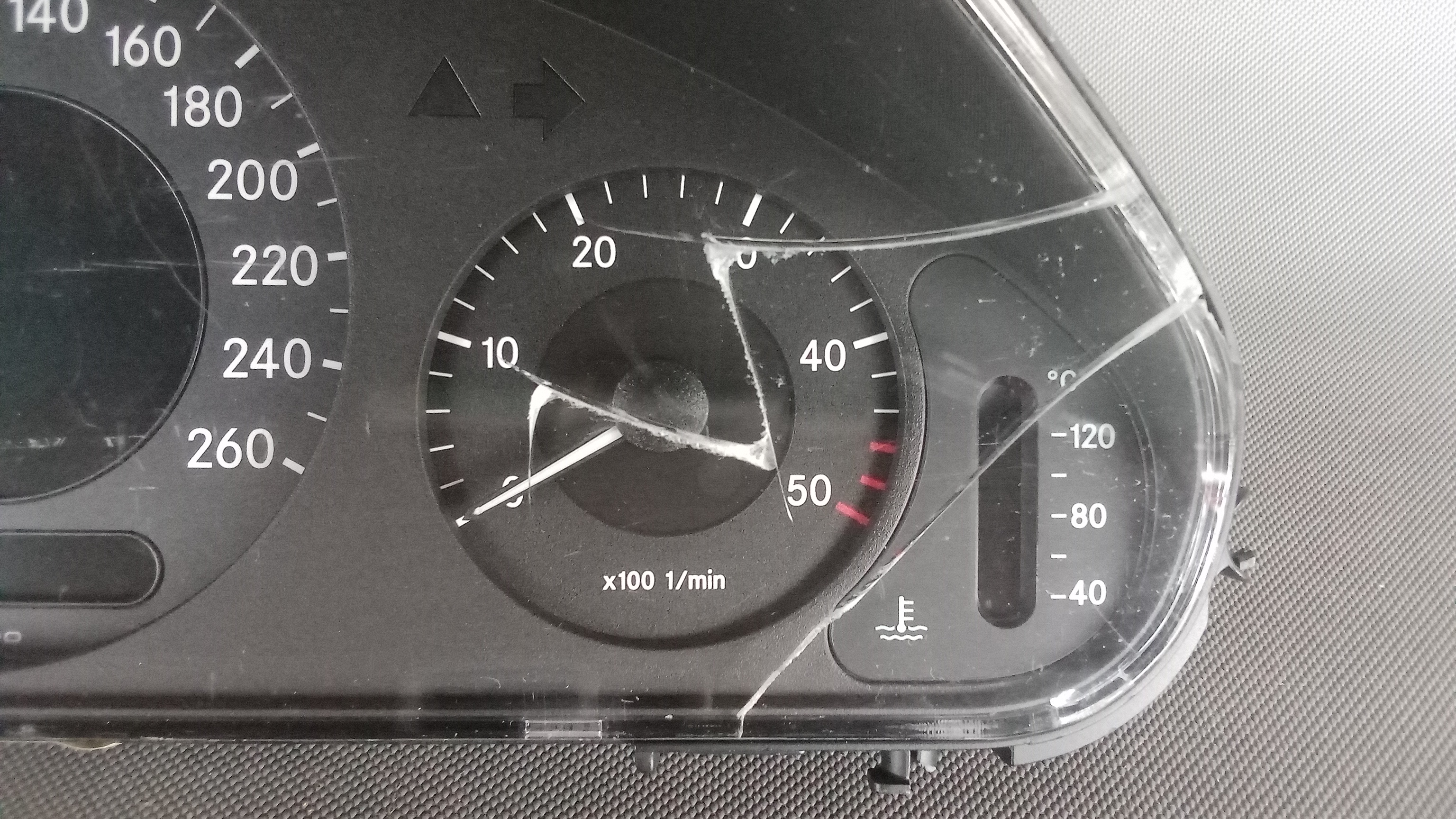 Mercedes W211 E-Klasse Tacho Tachograf Kombiinstrument 260Km/h Diesel A2115400411 / A2115408848 #9 D