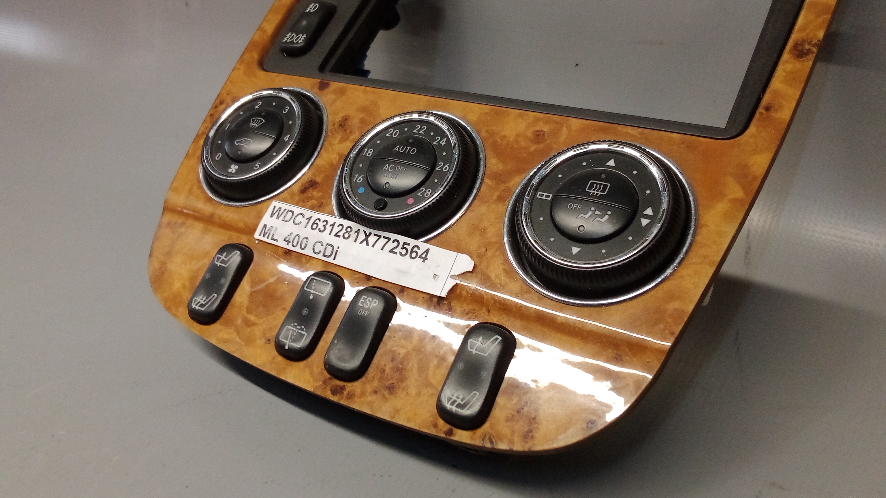 A1638204289 A1638205510 A1636803739 Mercedes W163 M-Klasse Klimabedienteil #X