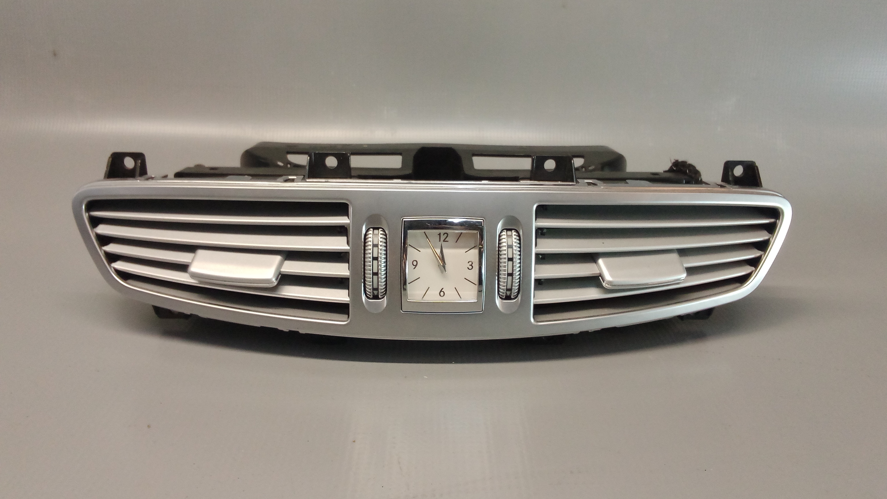 A2168300554 7J22 Mercedes C216 CLS Luftdusche Lüftungsdüse Mitte Silber #F10