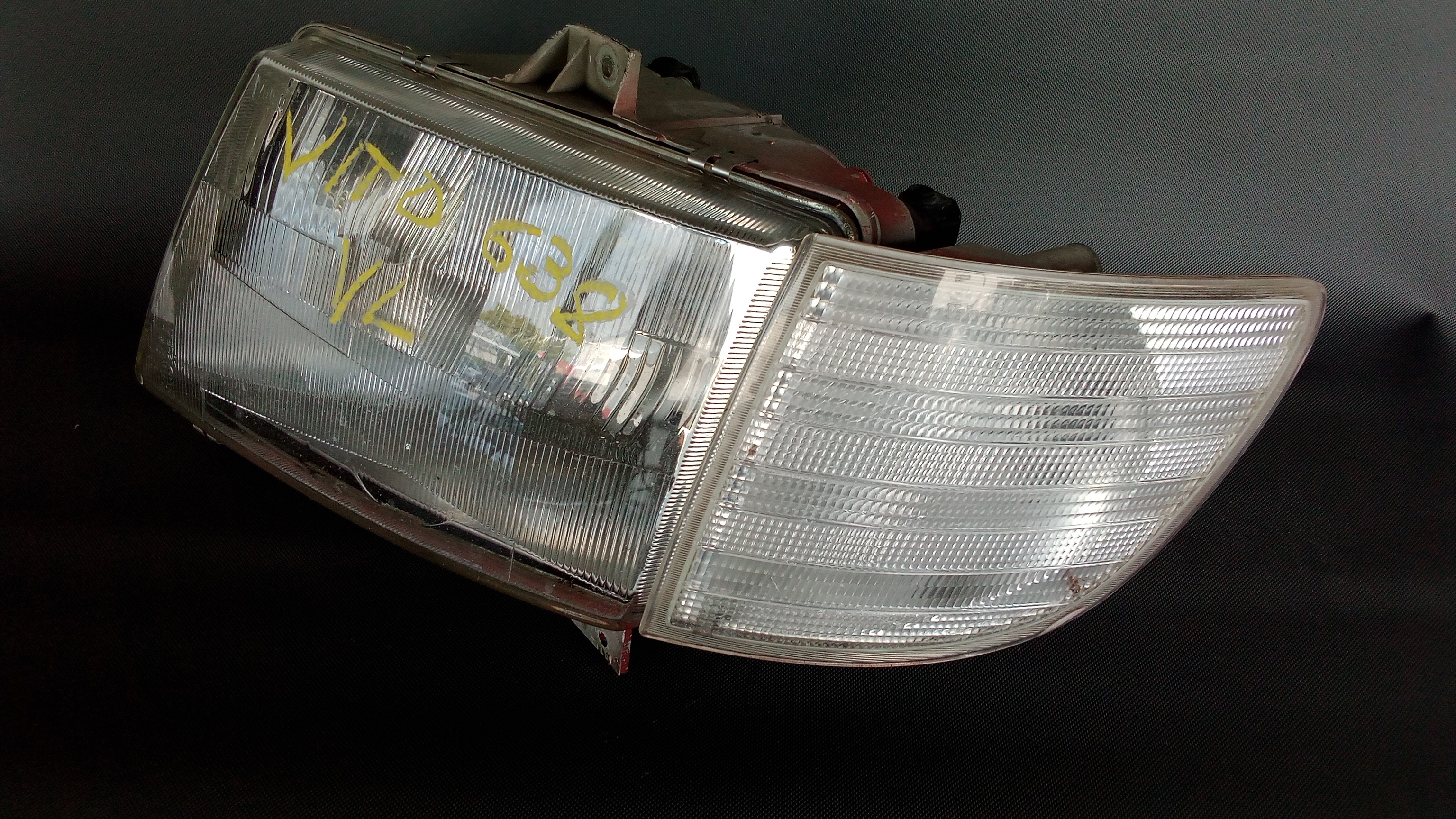 Mercedes W638 Vito V-Klasse Scheinwerfer Lampe Links Li  A6388200061 A6388200821