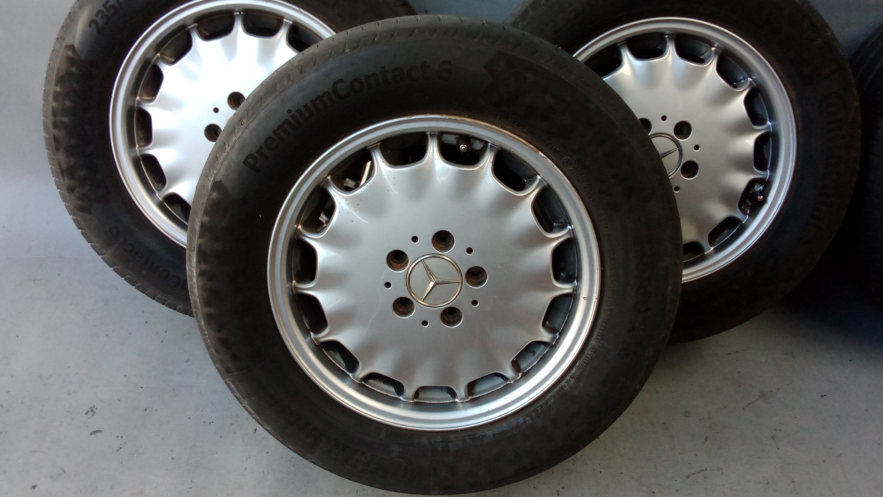 A1404011002 Mercedes W221 S-Klasse Alufelgen Sommerreifen 235 60 R16 100W #XG