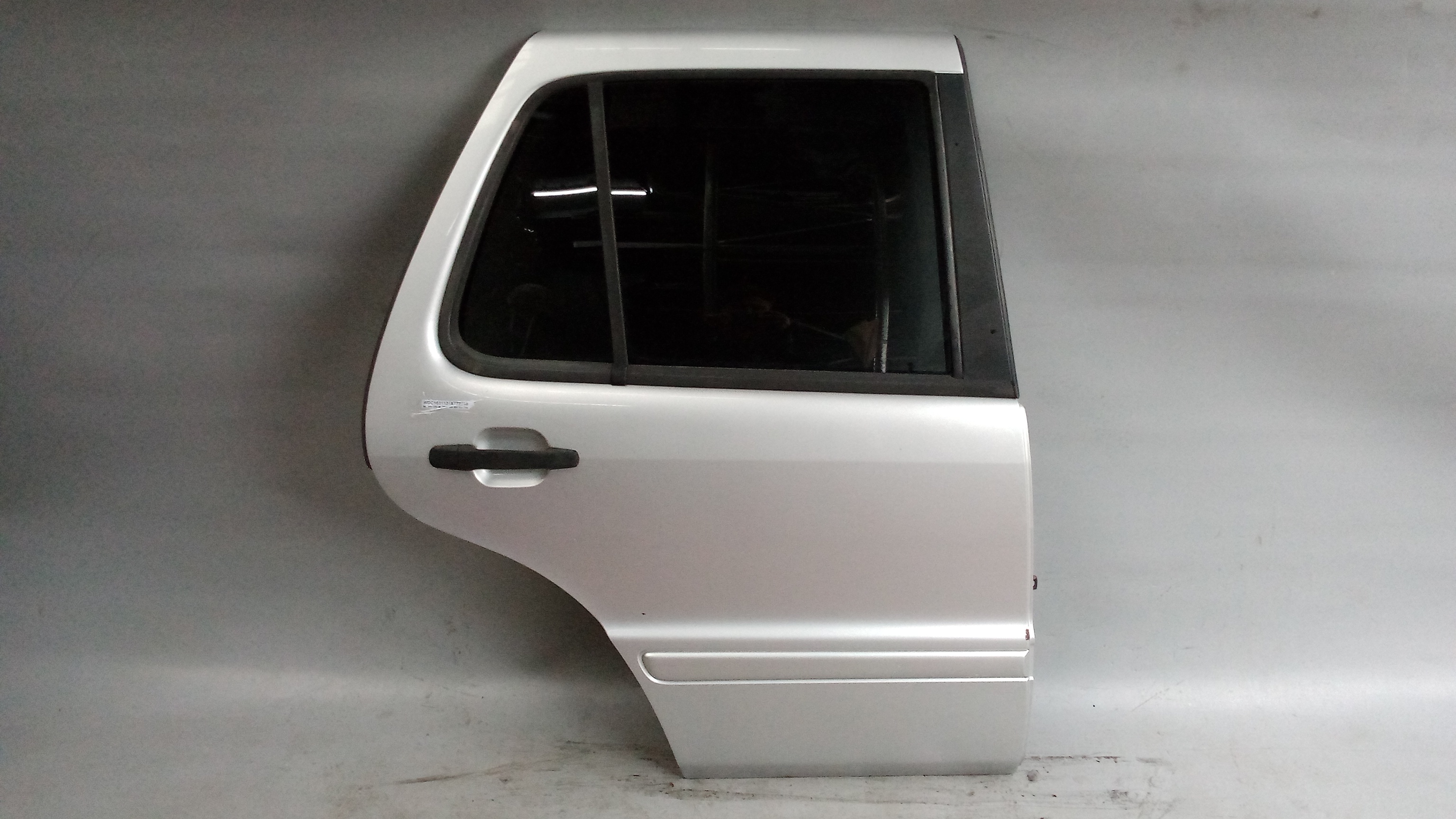 A1637301605 744 Brillantsilber W163 M-Klasse ML Fondtür Tür Hinten Rechts #C9