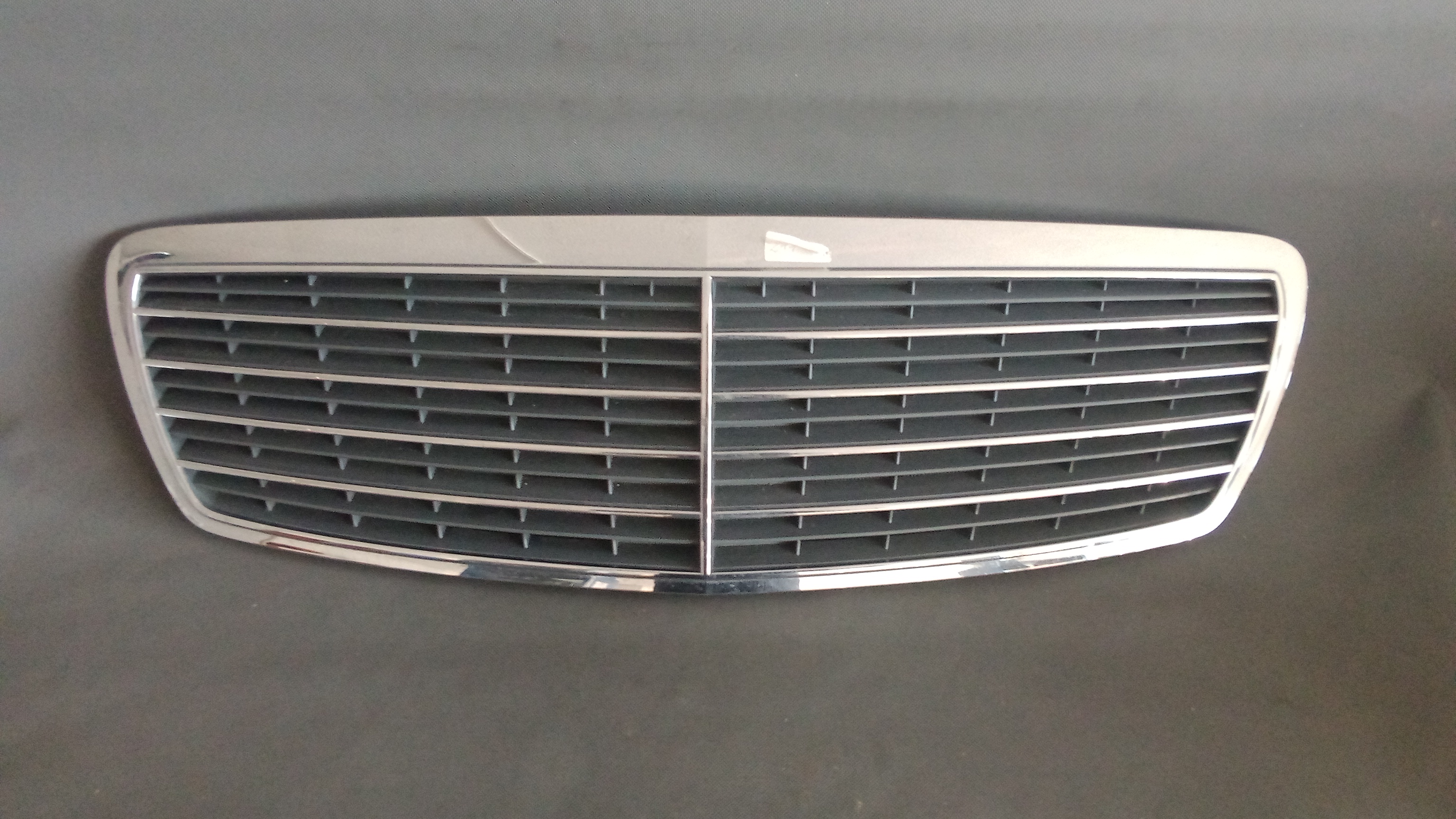 A2118800283 Grill Kühlergrill Mercedes W211 E-Klasse Classic
