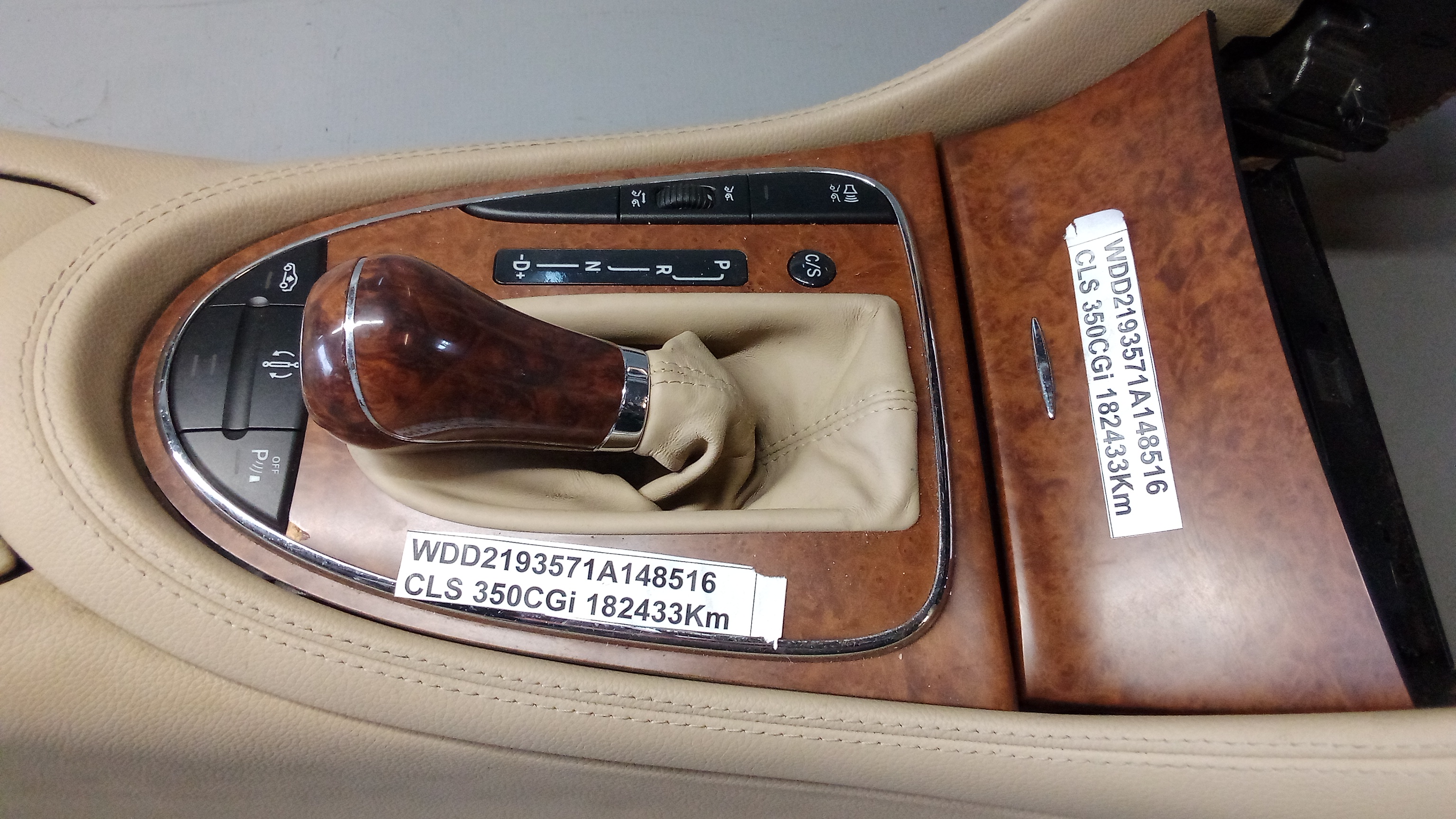A2196800510 A2192671210 Mercedes W219 Mittelarmlehne Start Stop #25
