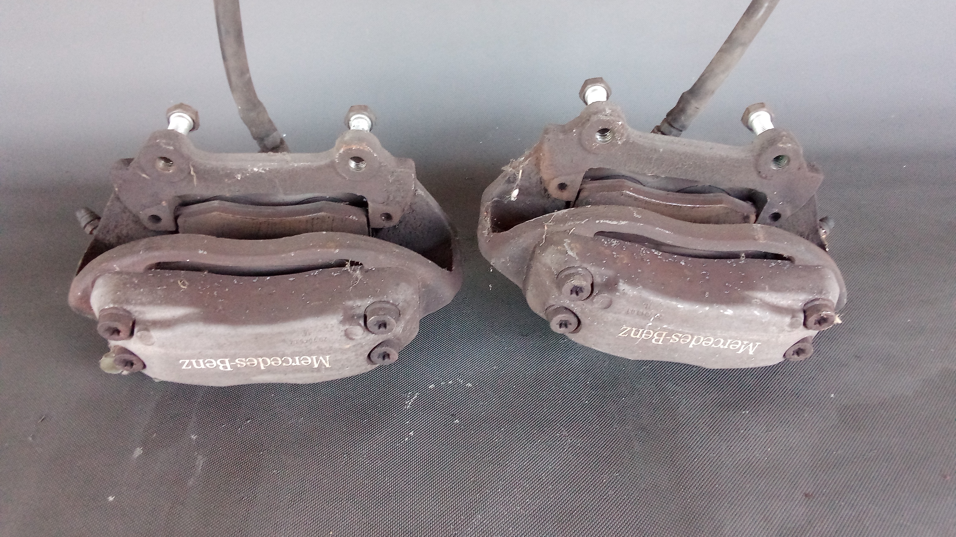 A0024202383 A0024202483 Mercedes W211 C219 Bremssattel Vorne Links + Rechts #9