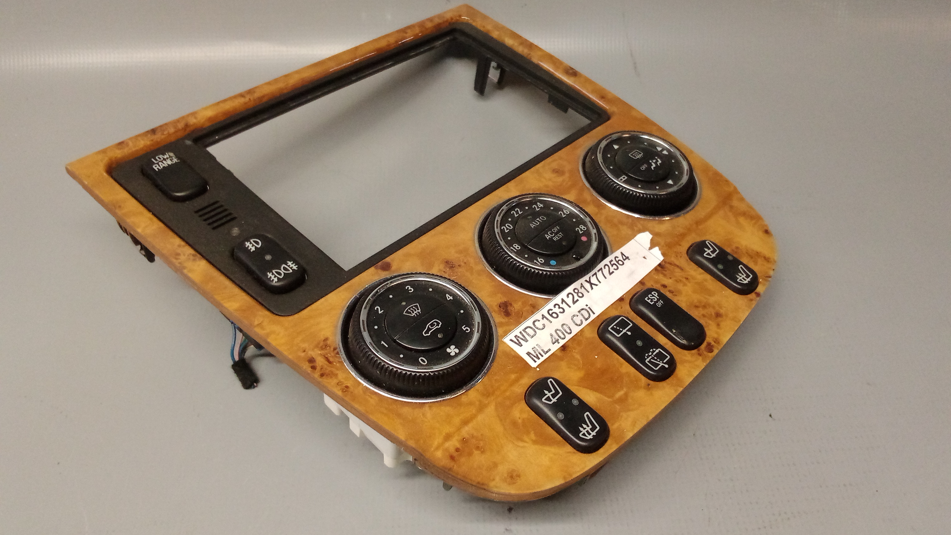 A1638204289 A1638205510 A1636803739 Mercedes W163 M-Klasse Klimabedienteil #X