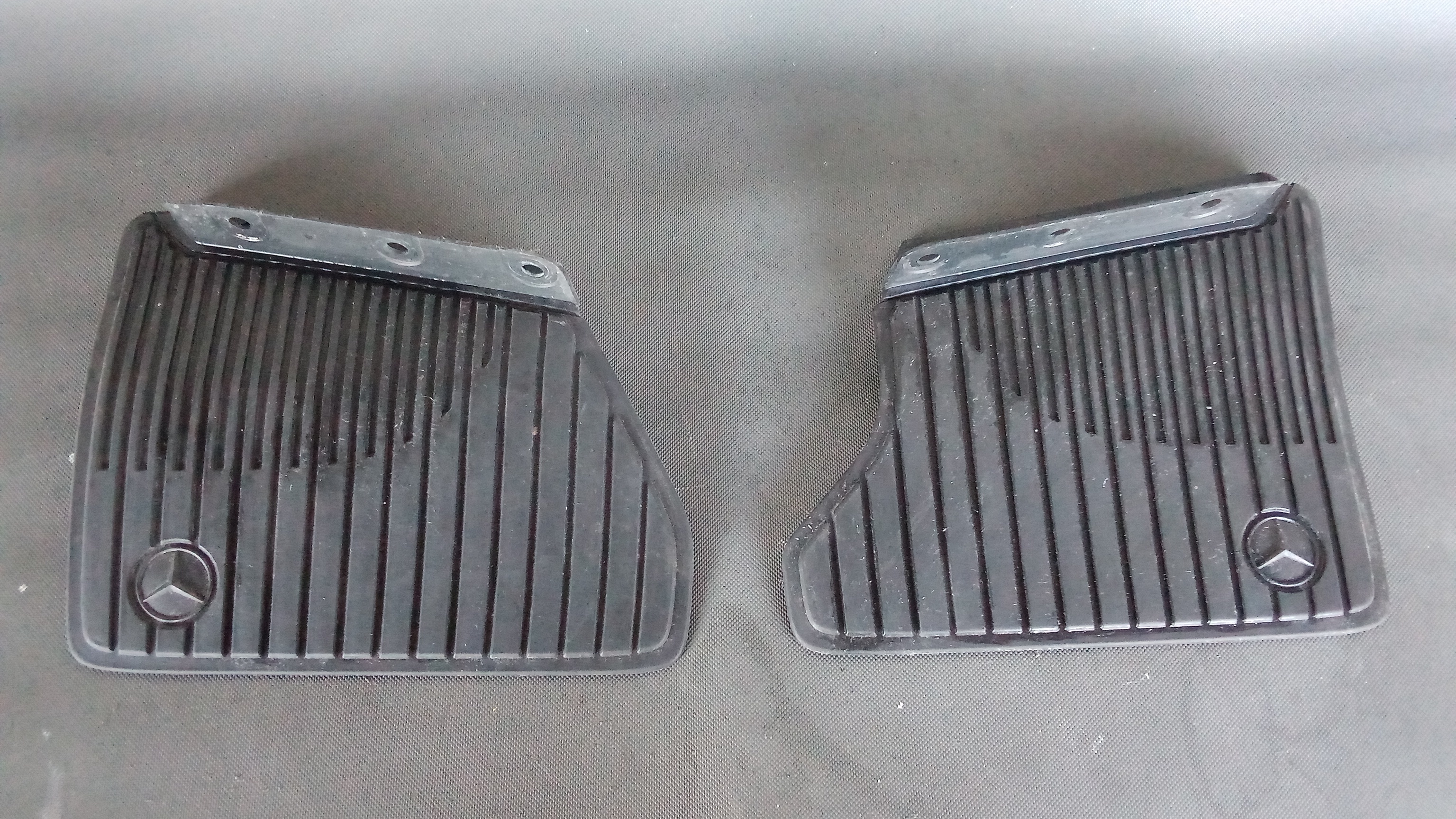 A4638890900 A4638891000 Mercedes W463 W465 G-Klasse Schmutzfänger Rechts & Links #10