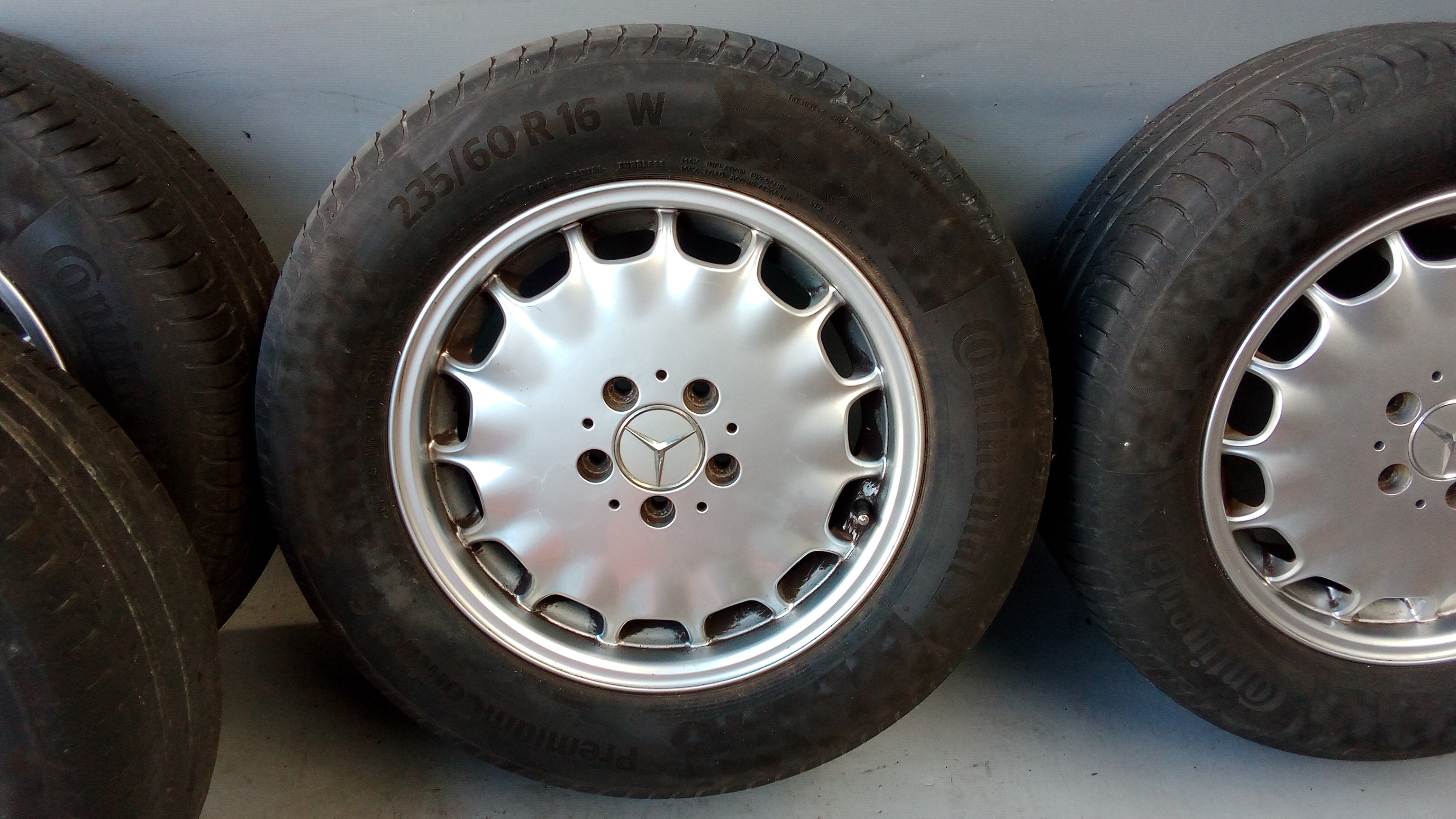 A1404011002 Mercedes W221 S-Klasse Alufelgen Sommerreifen 235 60 R16 100W #XG