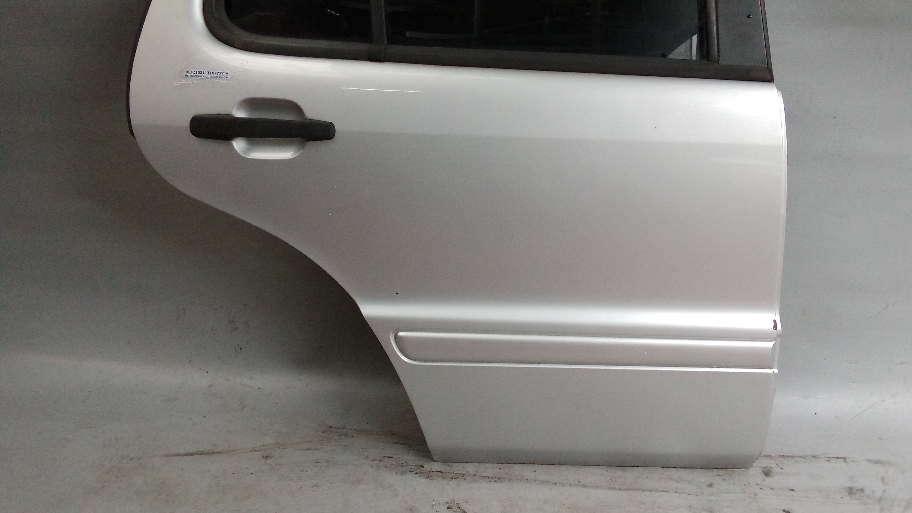 A1637301605 744 Brillantsilber W163 M-Klasse ML Fondtür Tür Hinten Rechts #C9