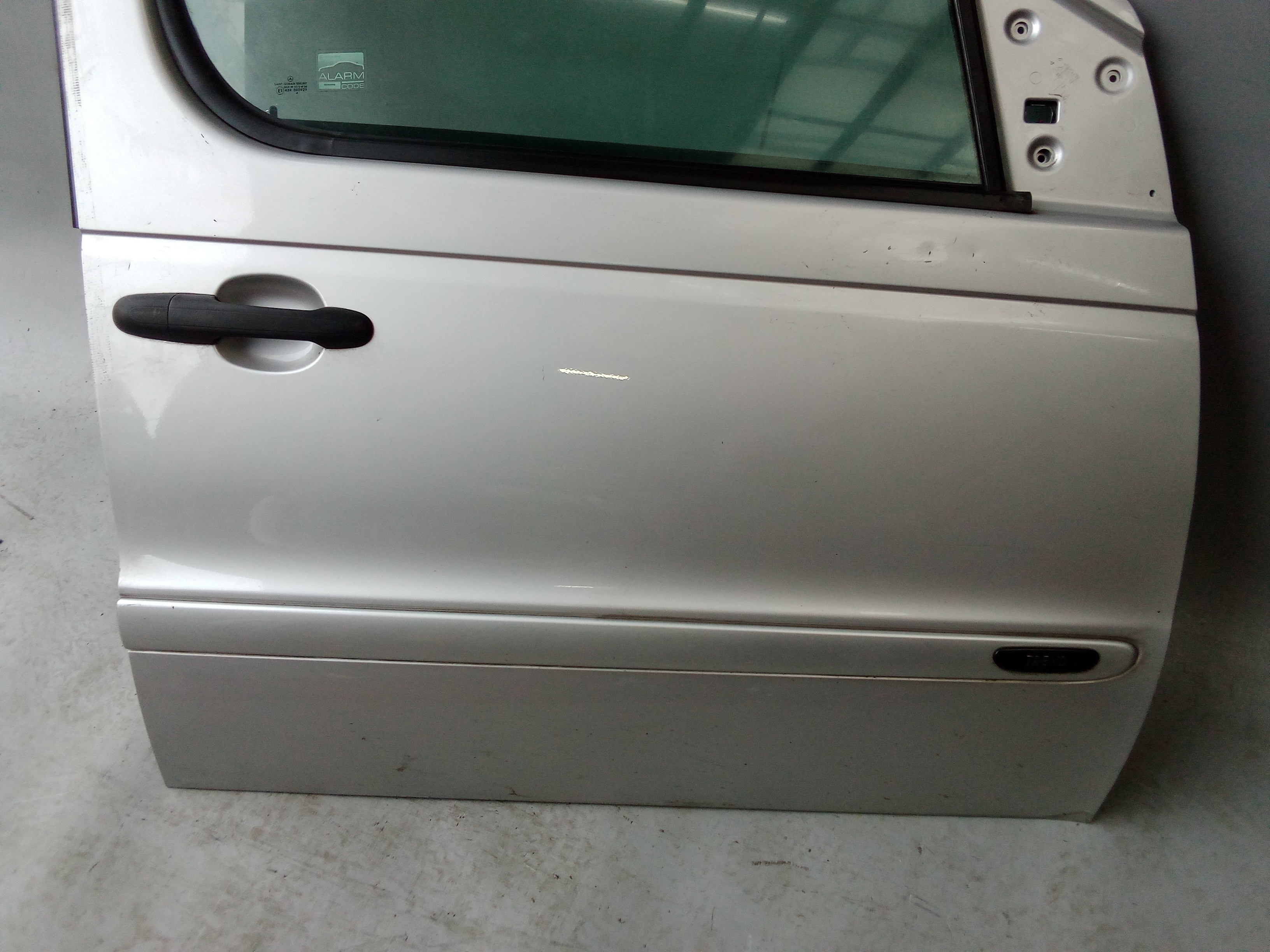 A4147200105 744 Silber Mercedes W414 Vaneo Tür Türe Vorne Rechts #X1