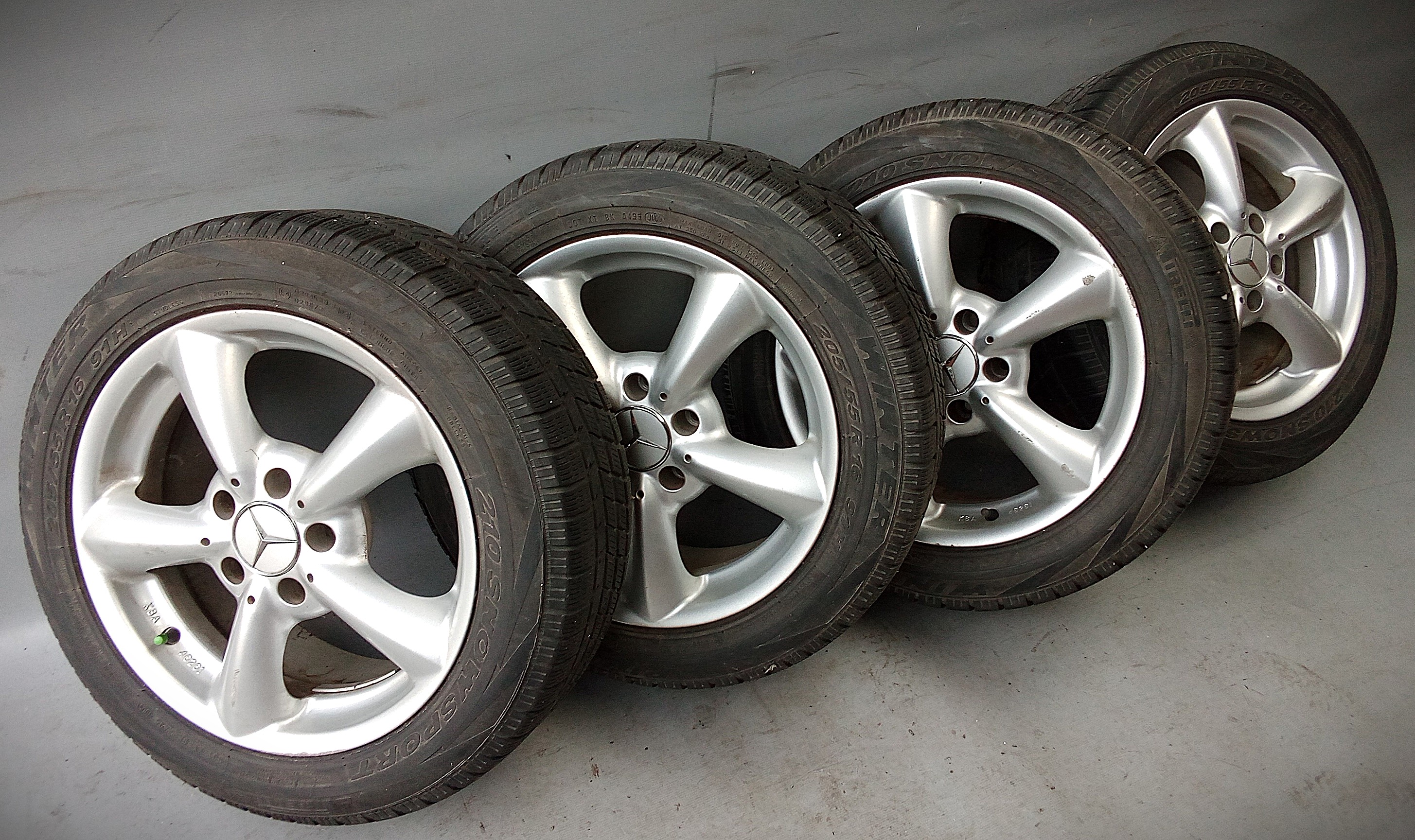 KBA46261 Mercedes W202 R170 Alufelgen + Winterreifen 7x16 et38 205 55 R16 #HK