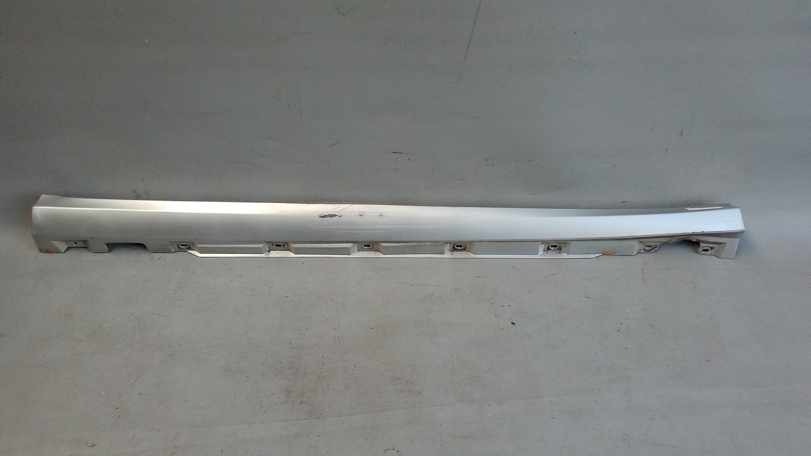 A2516980854 775 Mercedes W251 R-Klasse Schweller Verkleidung Rechts Silber #E8