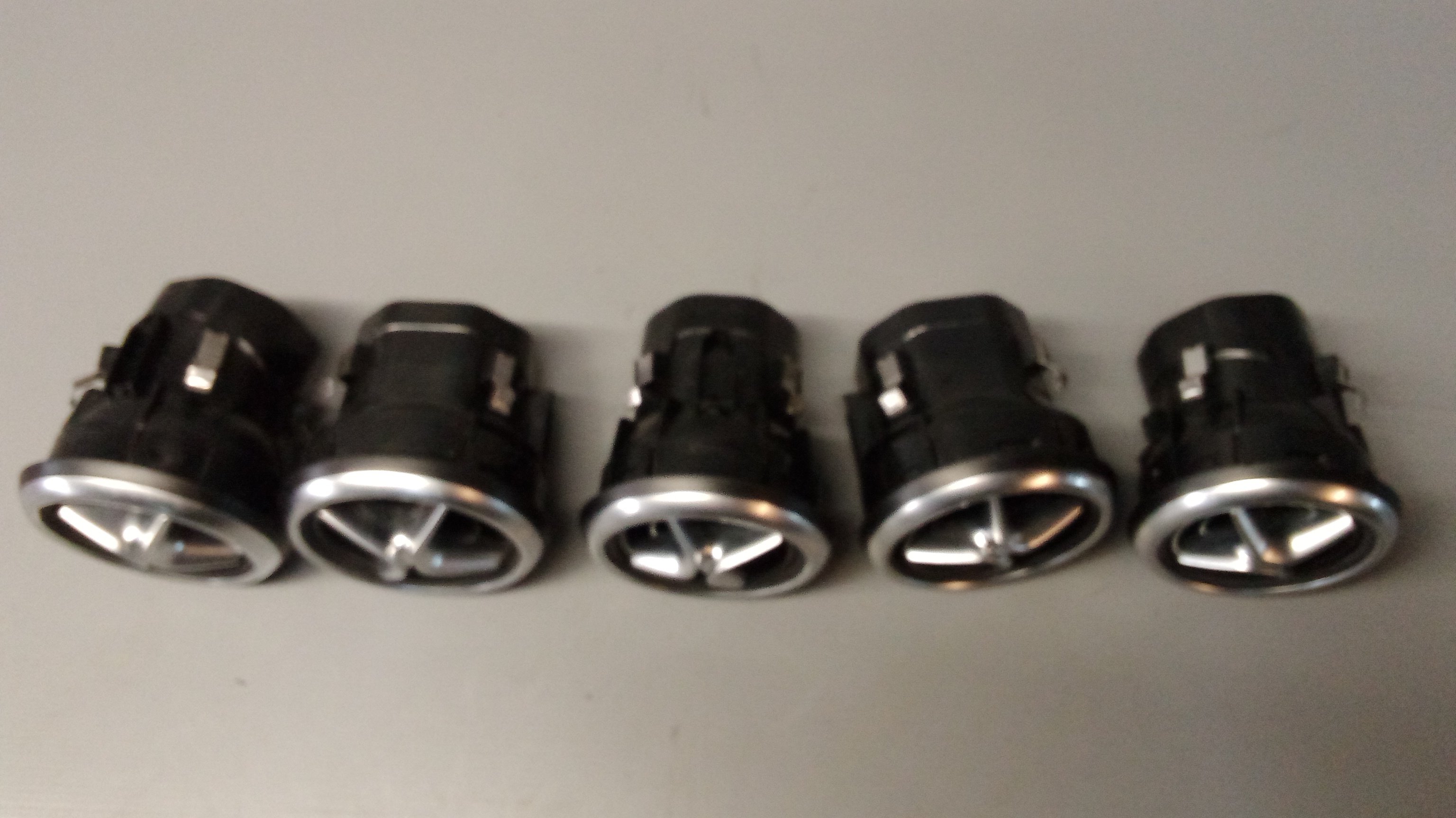 A1768300754 A1768300354 9051 W176 A-Klasse Belüftungsdüse Luftdusche #17