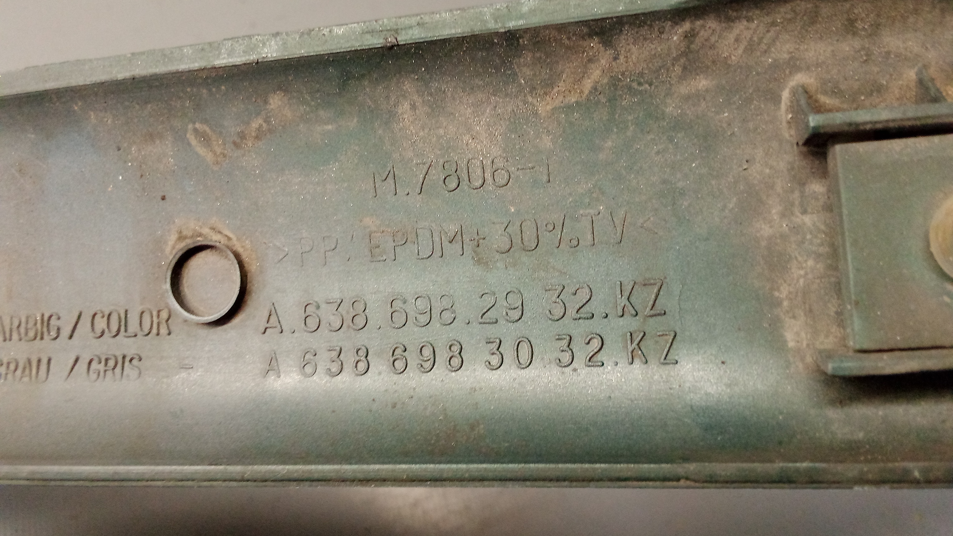 A6386982932 A6386983032 Mercedes W638 Vito Blende Leiste Links Fahrertür #38
