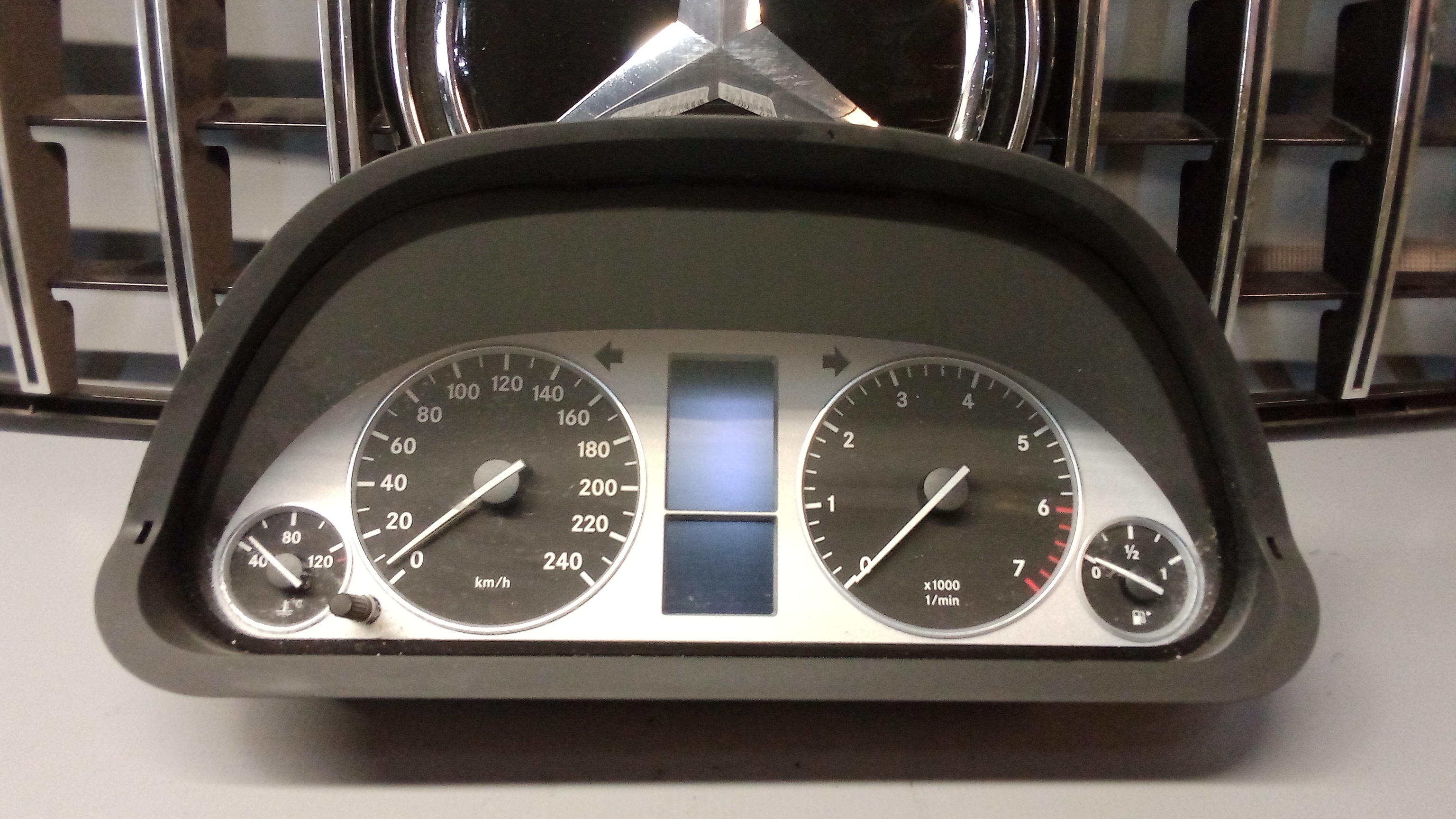 A1695400448 A1694400411 Mercedes W245 B-Klasse Kombiinstrument Tacho ##9