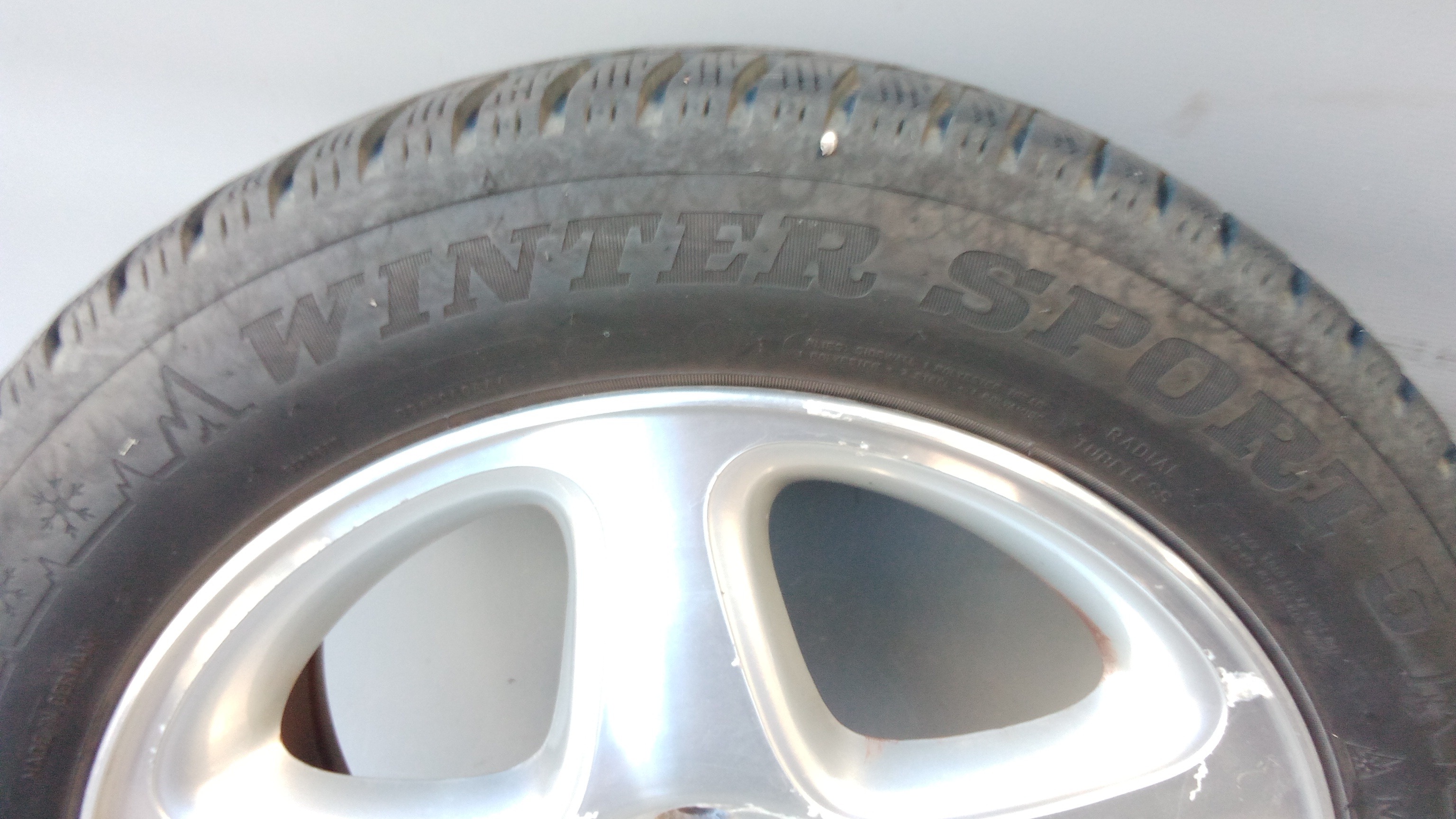 A2034010702 Mercedes W203 C-Klasse Alufelgen + Winterreifen 205 55 R16 91H #XM