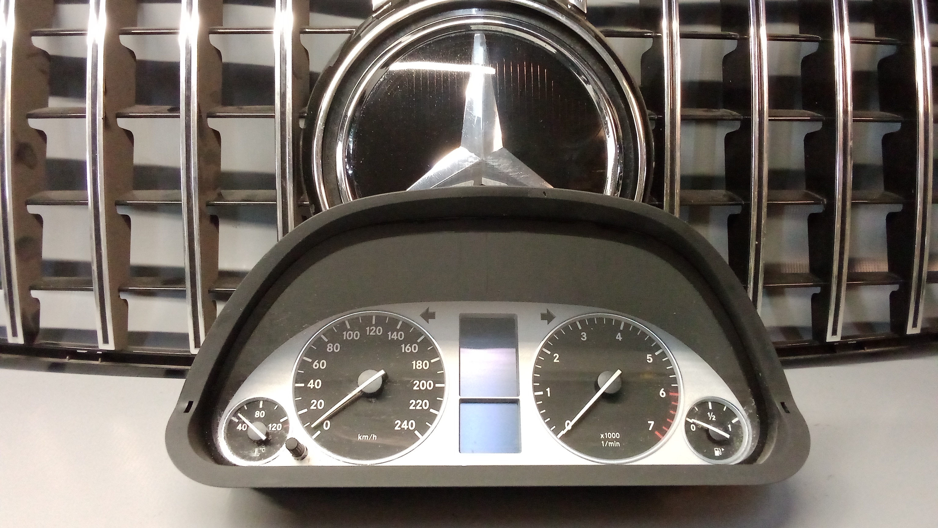 A1695400448 A1694400411 Mercedes W245 B-Klasse Kombiinstrument Tacho ##9
