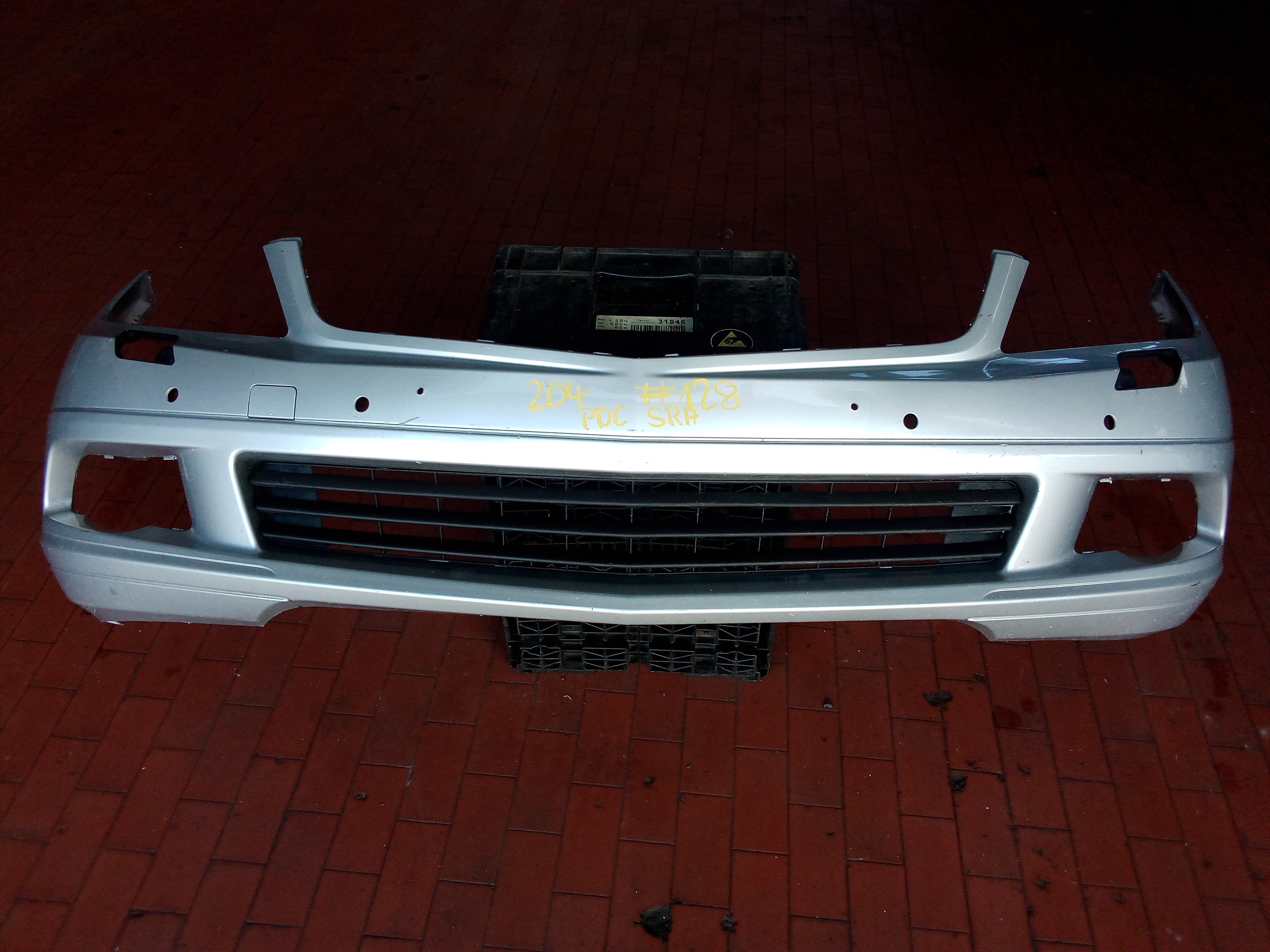 Mercedes W204 C-Klasse Stoßstange Vorne Silber Metallic A2048850025  #128