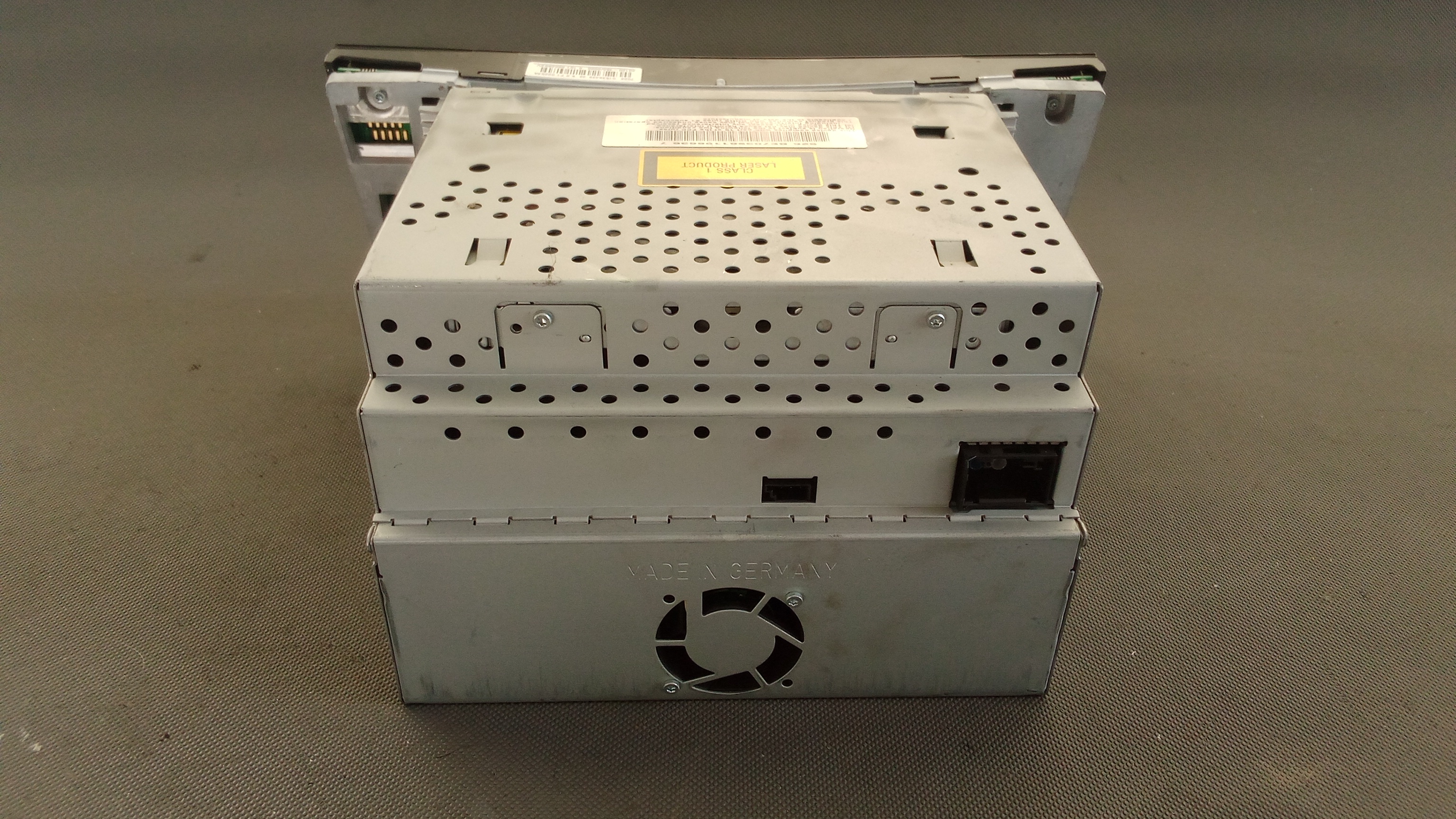 A2118203297 A2118707190 Mercedes W211 E-Klasse Radio NAVi Comand #31