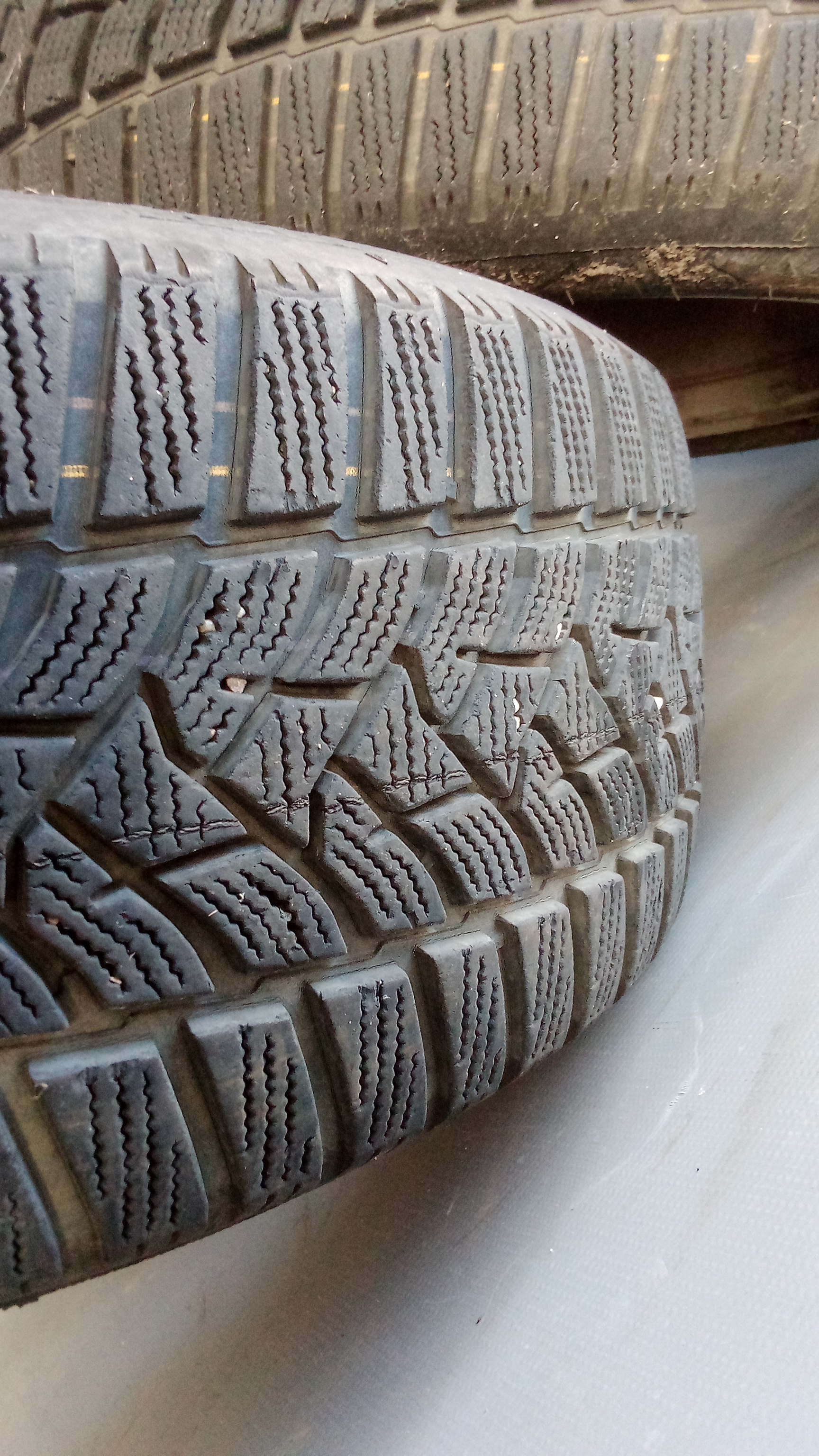A2034010702 Mercedes W203 C-Klasse Alufelgen + Winterreifen 205 55 R16 91H #XM